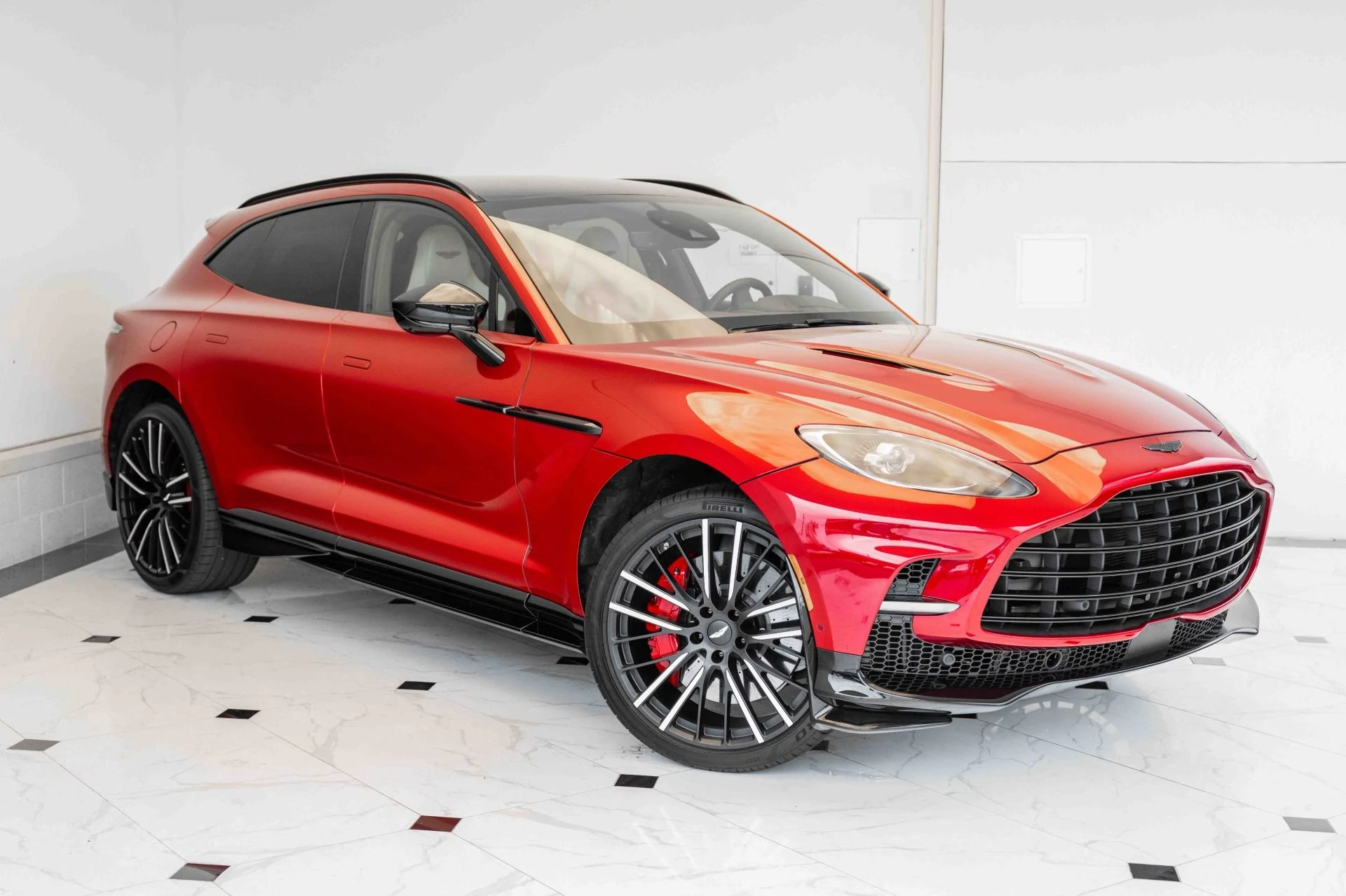 mph036_1103625062_Used_2023_Aston_Martin_DBX_707_1697843884_2aa8abfc78