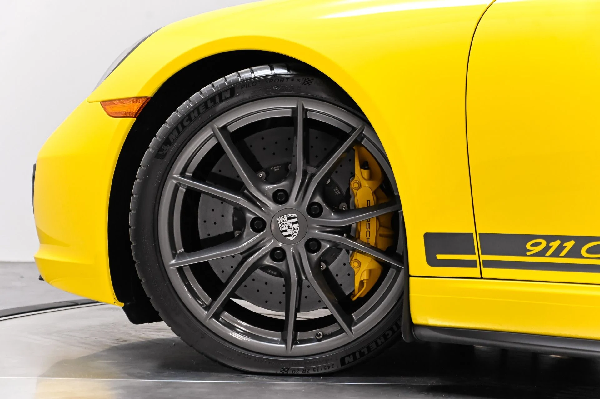mph036_1111624780_Used_2018_Porsche_911_Carrera_T_1790277713_110fe1a30e