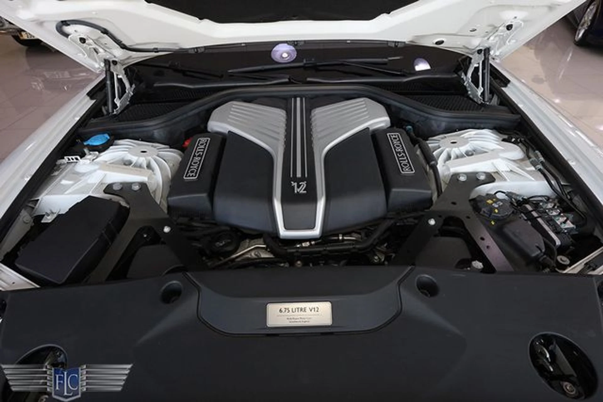 mph036_1112947849_used_2024_rolls_royce_ghost_sedan_6305_23068311_41_640_4e7bbcf91c
