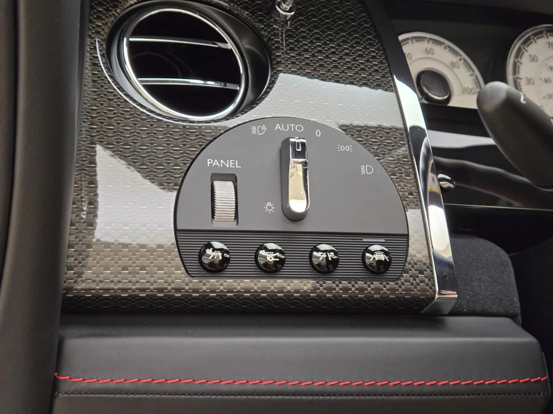 mph036_1114783149_Used_2020_Rolls_Royce_Dawn_1764058231_56685d9bd0