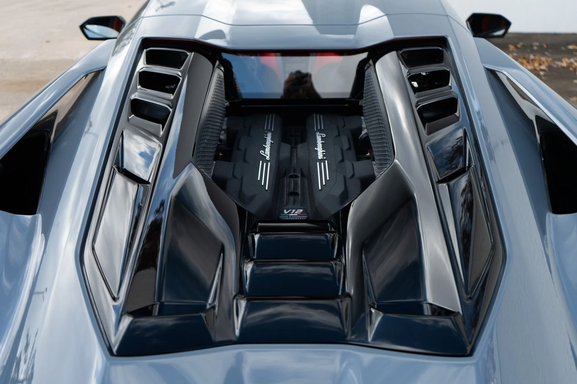 mph036_1119016591_Used_2024_Lamborghini_Revuelto_1766429093_62ee1f1080