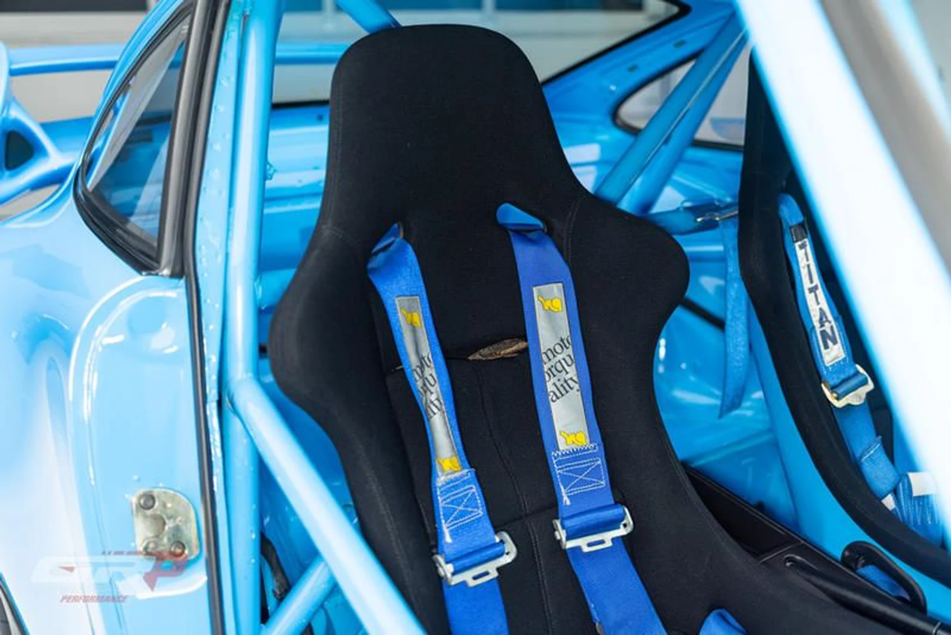 mph036_1129472330_8_C18_AD_81_A4_EC_459_C_84_BE_517_D4_F88_AF_4_B_842b444217