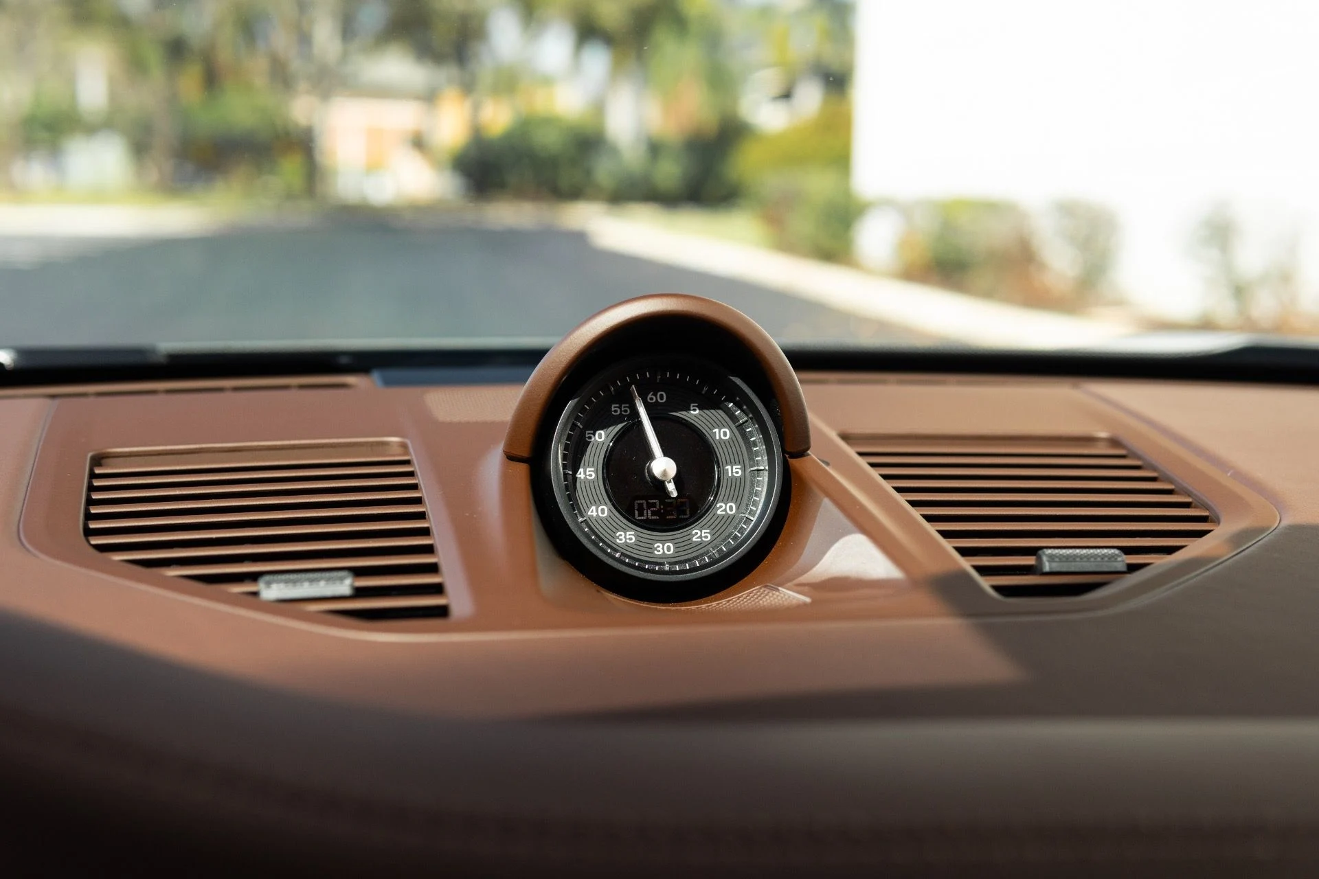 mph036_1129772774_Used_2024_Porsche_911_Carrera_1772817798_4245cf82b3