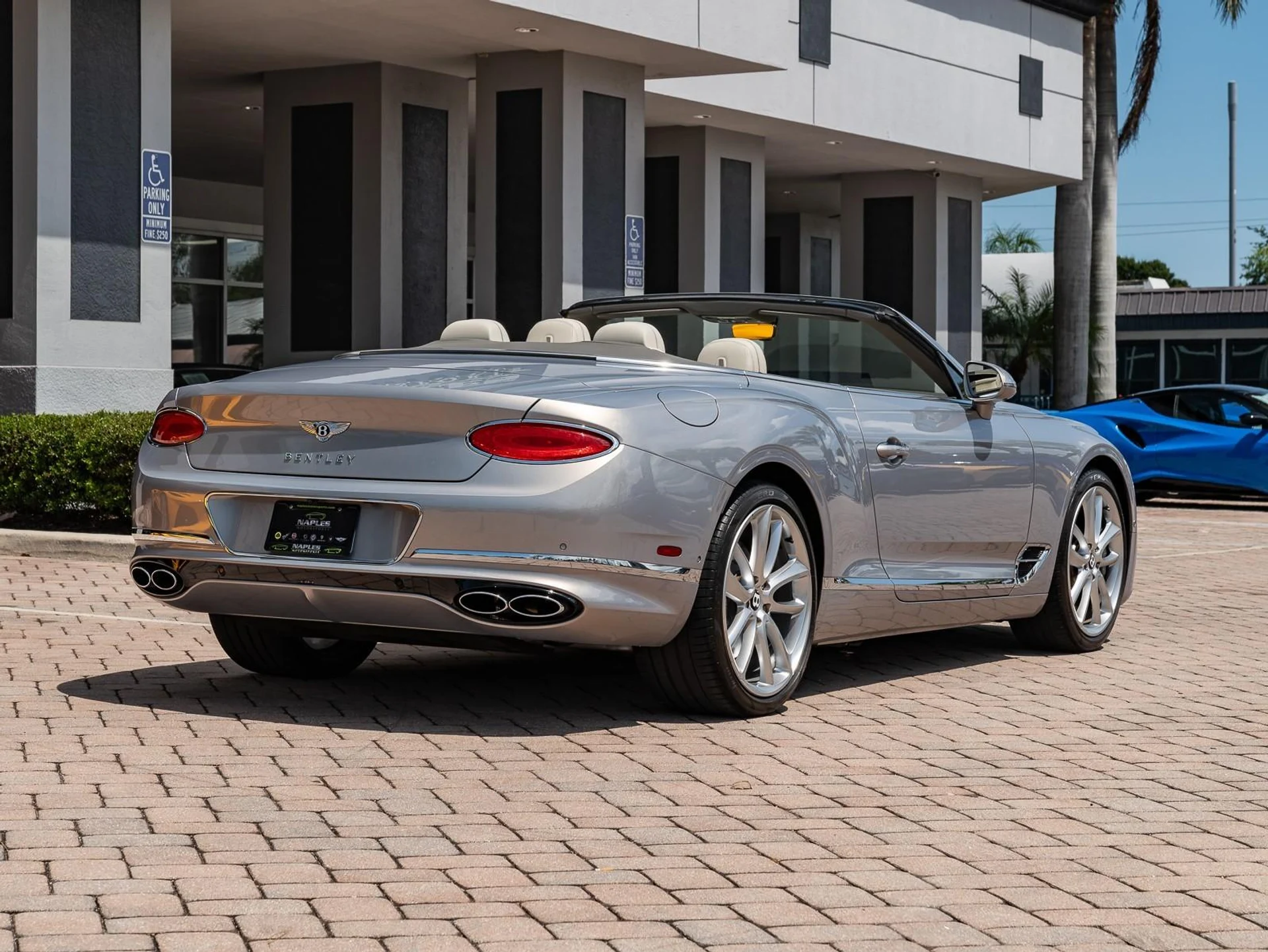 mph036_1132079670_Used_2022_Bentley_Continental_GT_V8_1771851985_a5011d1bb7