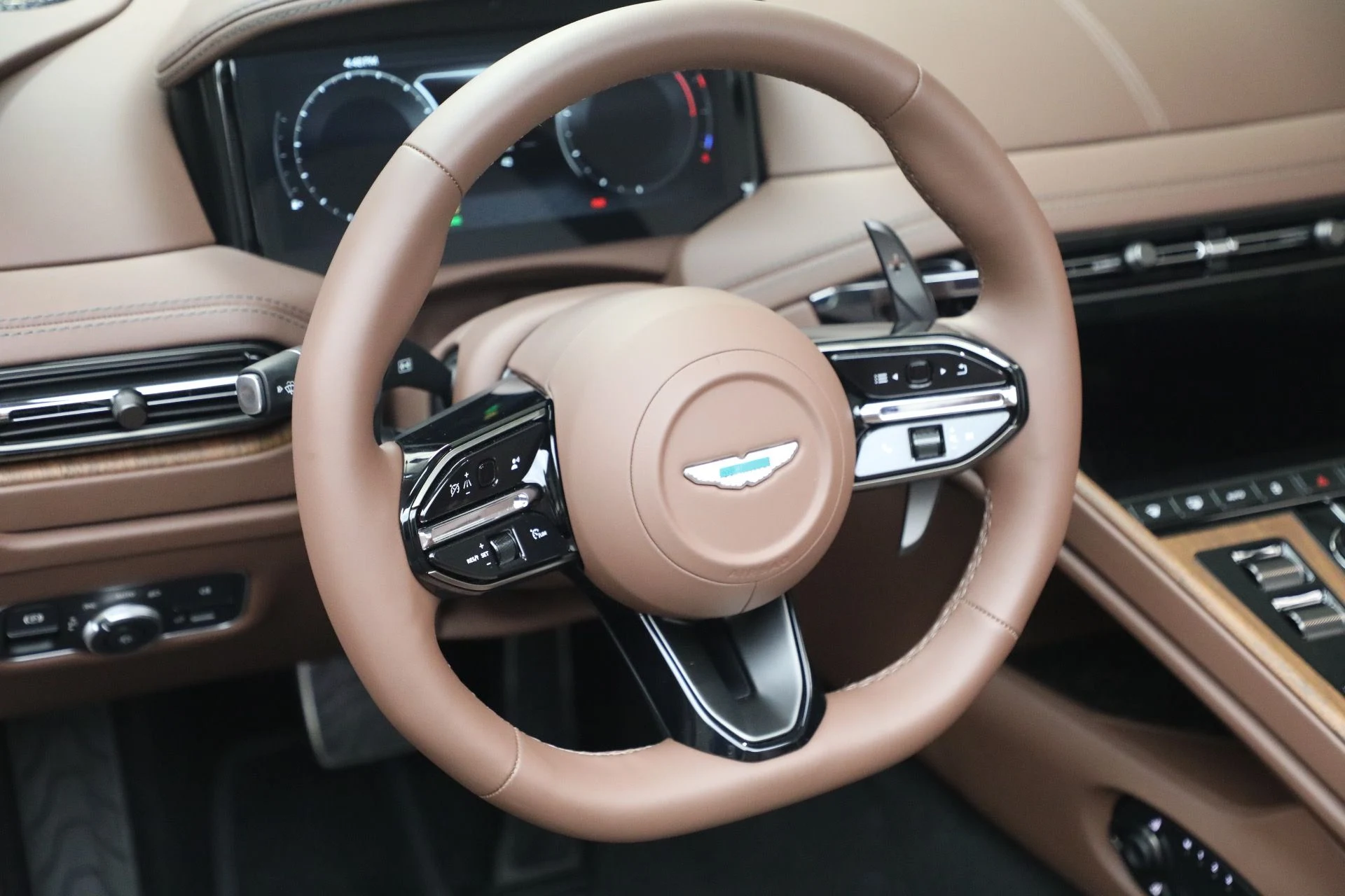 mph036_1136725233_New_2026_Aston_Martin_DB_12_Volante_1767705693_ec9f30abf6