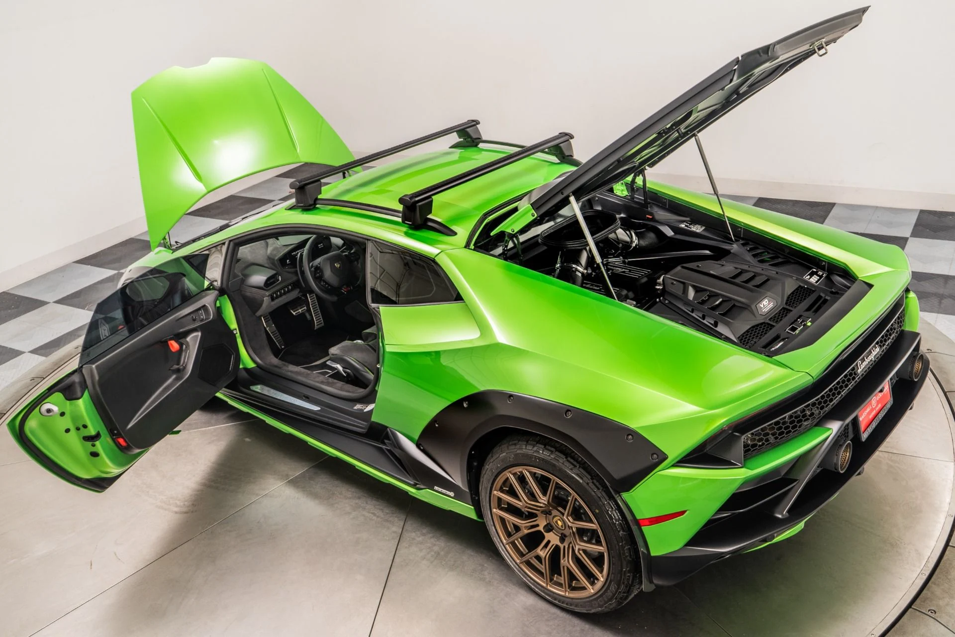 mph036_1140917263_Used_2024_Lamborghini_Huracan_Sterrato_1762382893_a45a849477