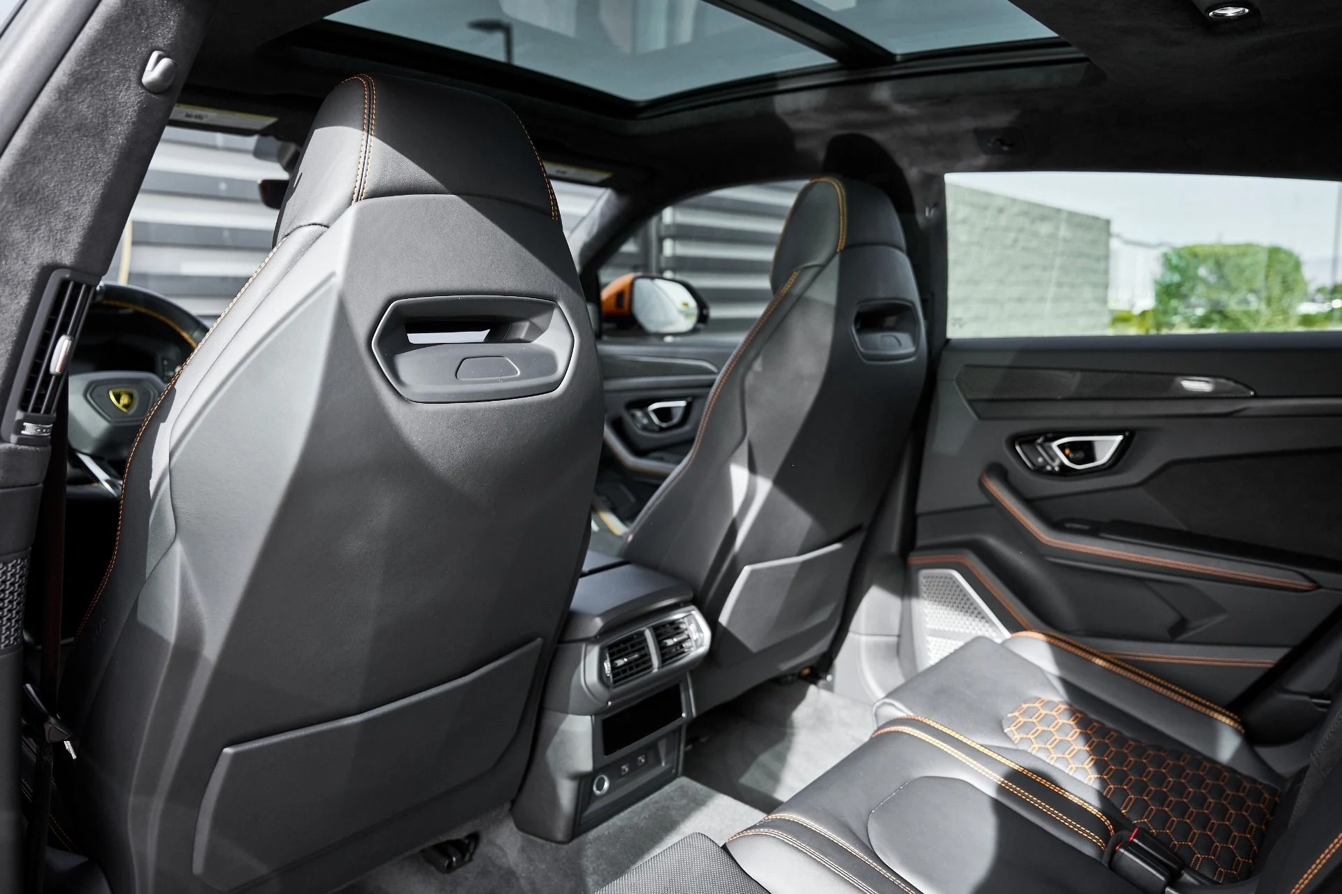 mph036_1153042950_Used_2022_Lamborghini_Urus_1766457401_dc7248a80c