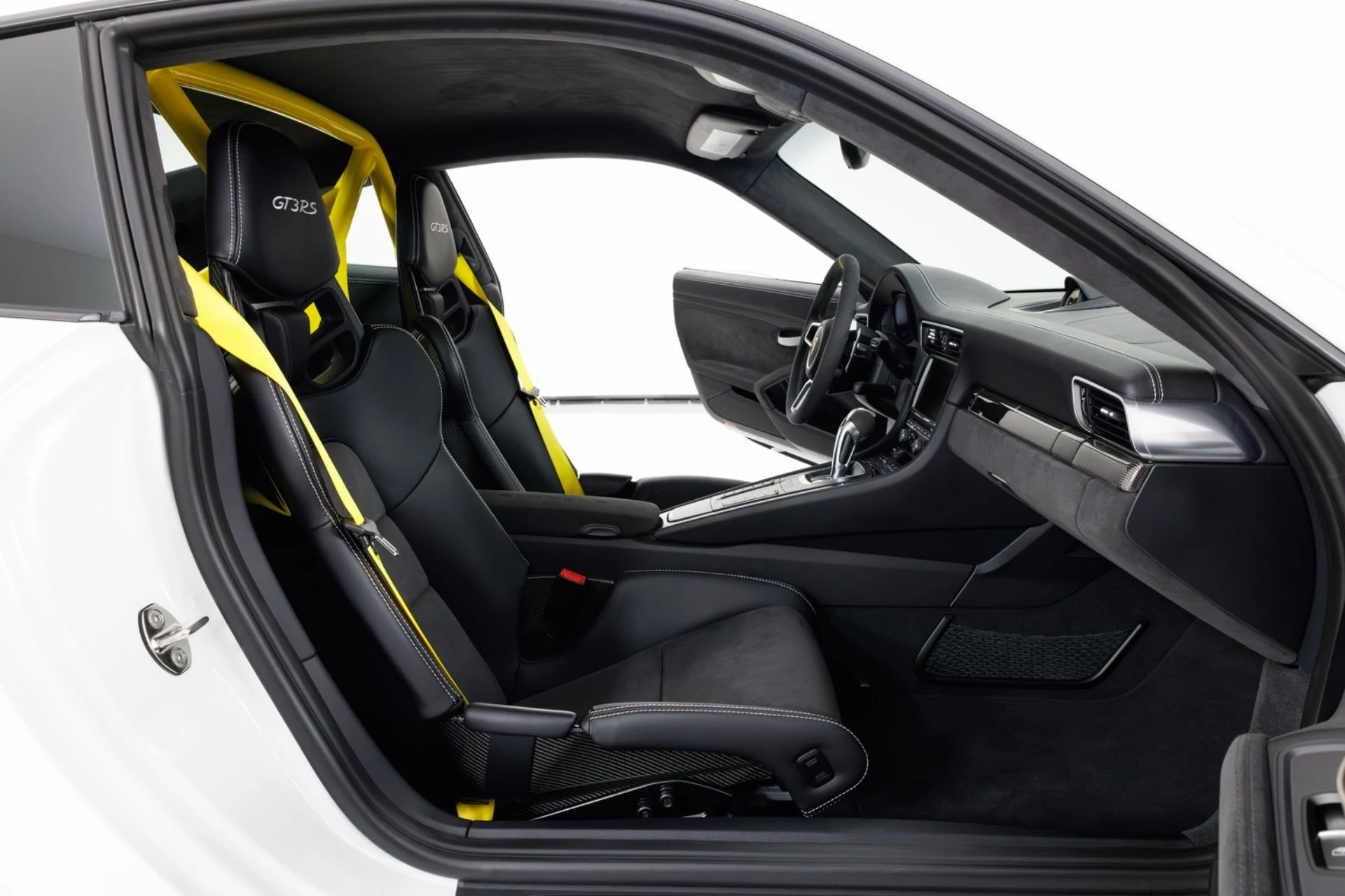 mph036_1155876195_Used_2016_Porsche_911_GT_3_RS_1775150685_7ec3d84ec9