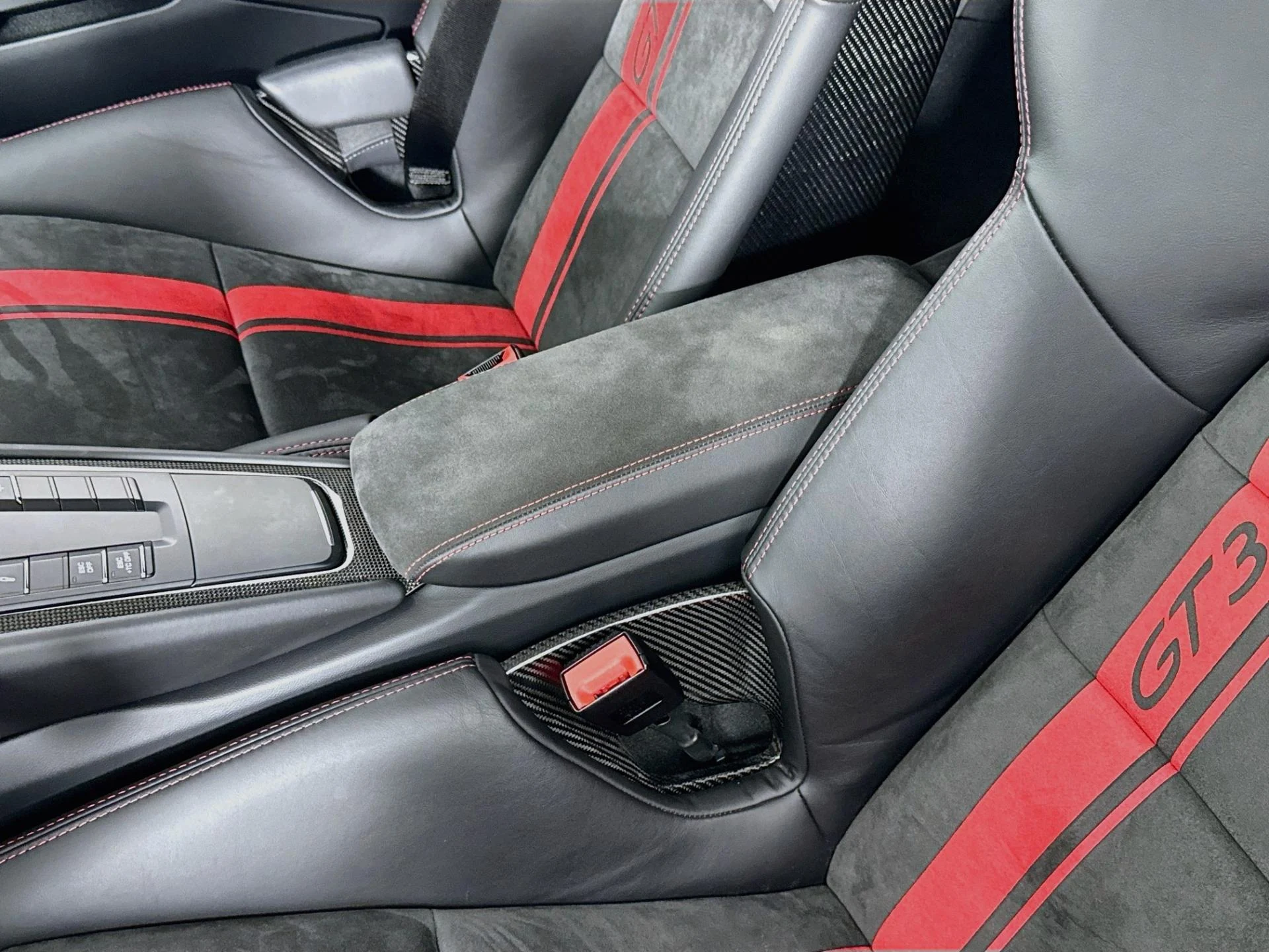 mph036_1156093910_Used_2019_Porsche_911_GT_3_1786138112_3f08eb416f