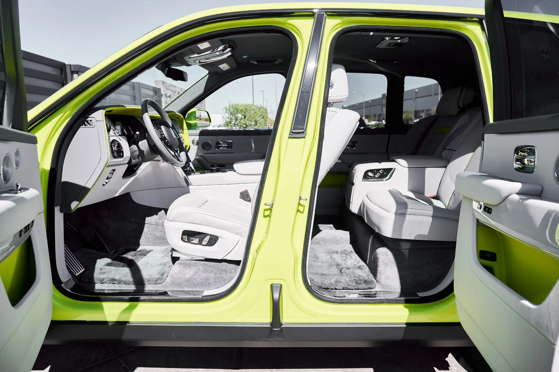 mph036_1159837039_Used_2024_Rolls_Royce_Cullinan_Base_1773162608_b7f5ff7a6f