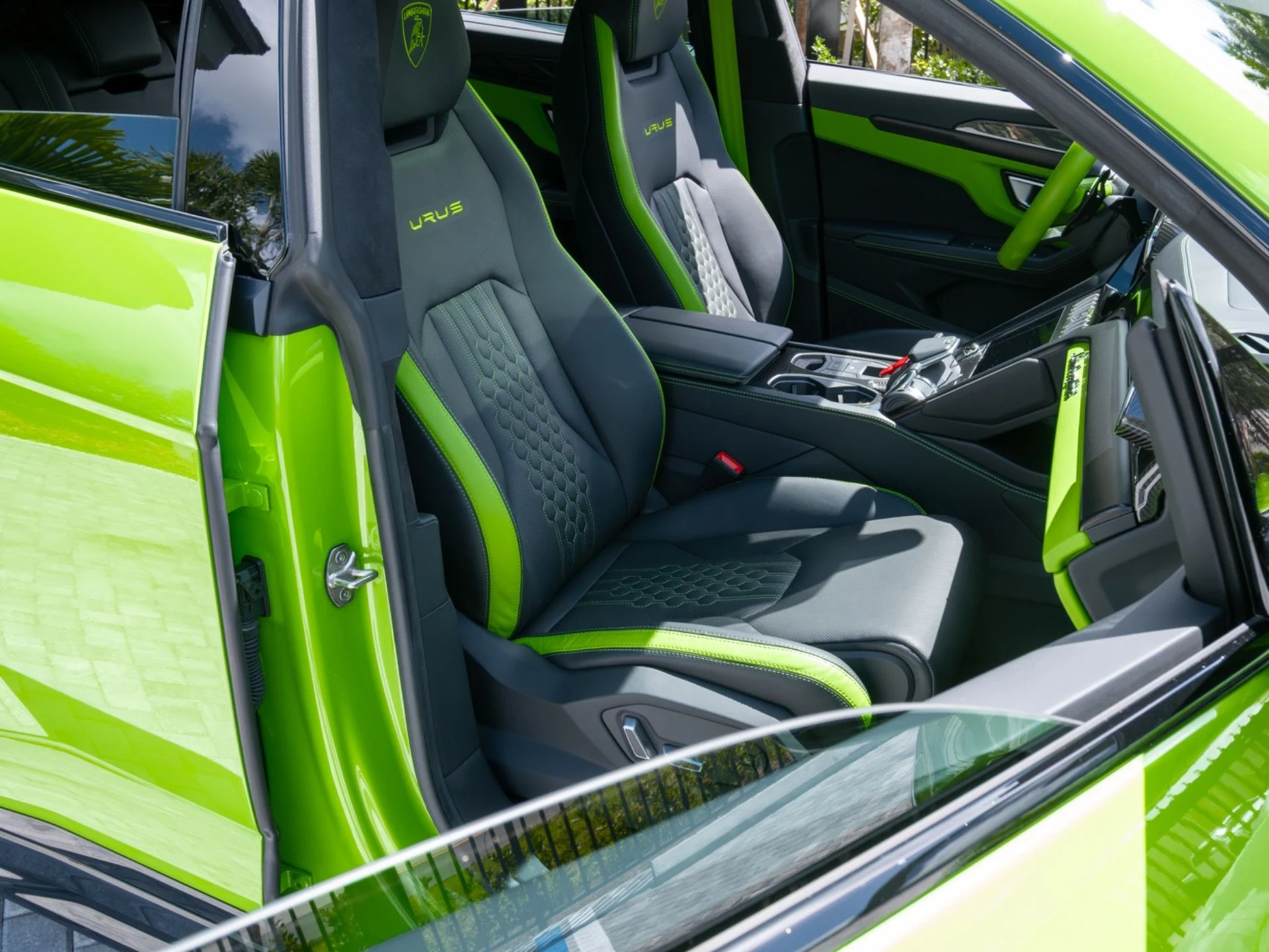 mph036_1160553506_Used_2024_Lamborghini_Urus_S_1775489532_c1e04a23a7