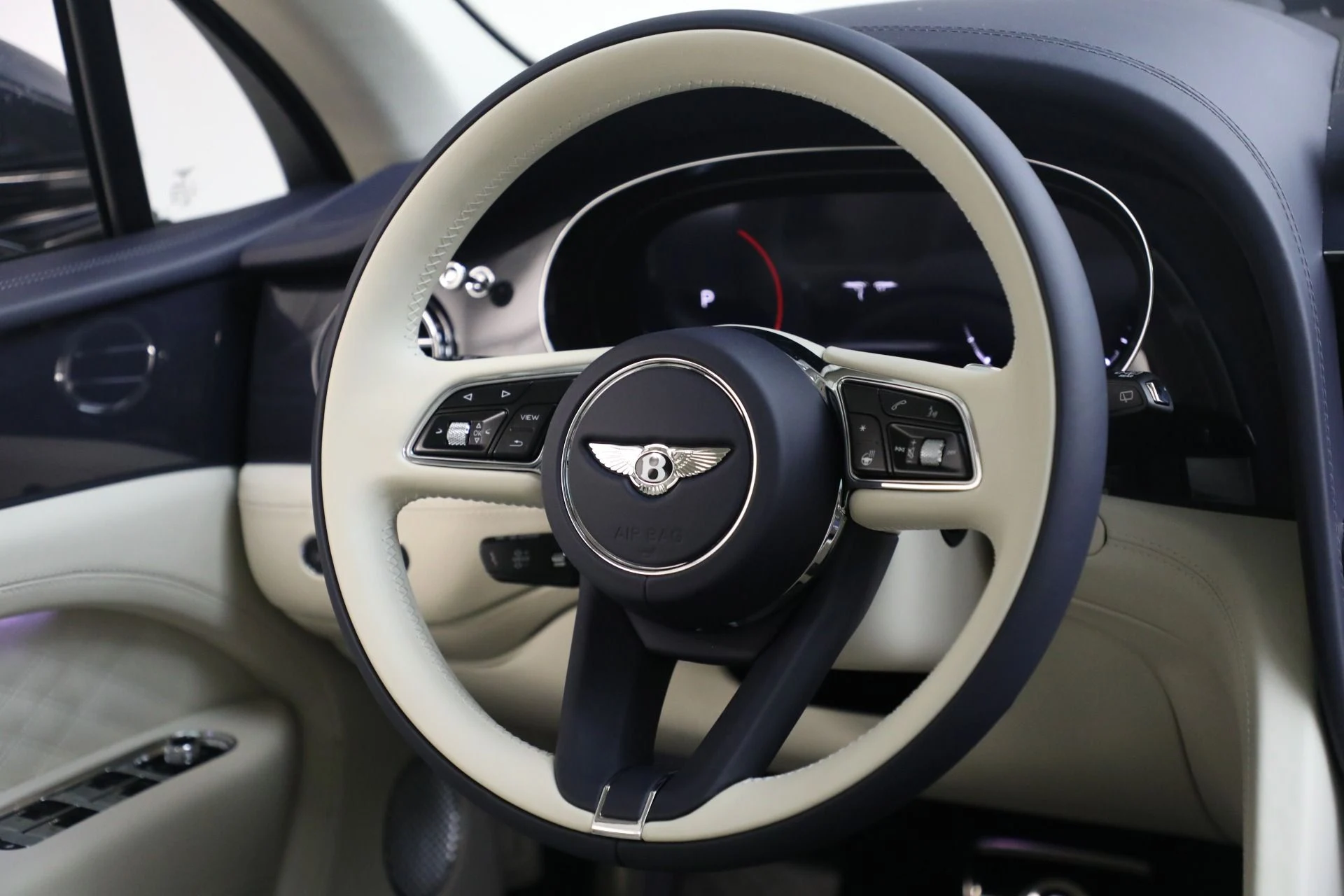 mph036_1163479077_New_2025_Bentley_Bentayga_Atelier_Edition_V8_67920fb688