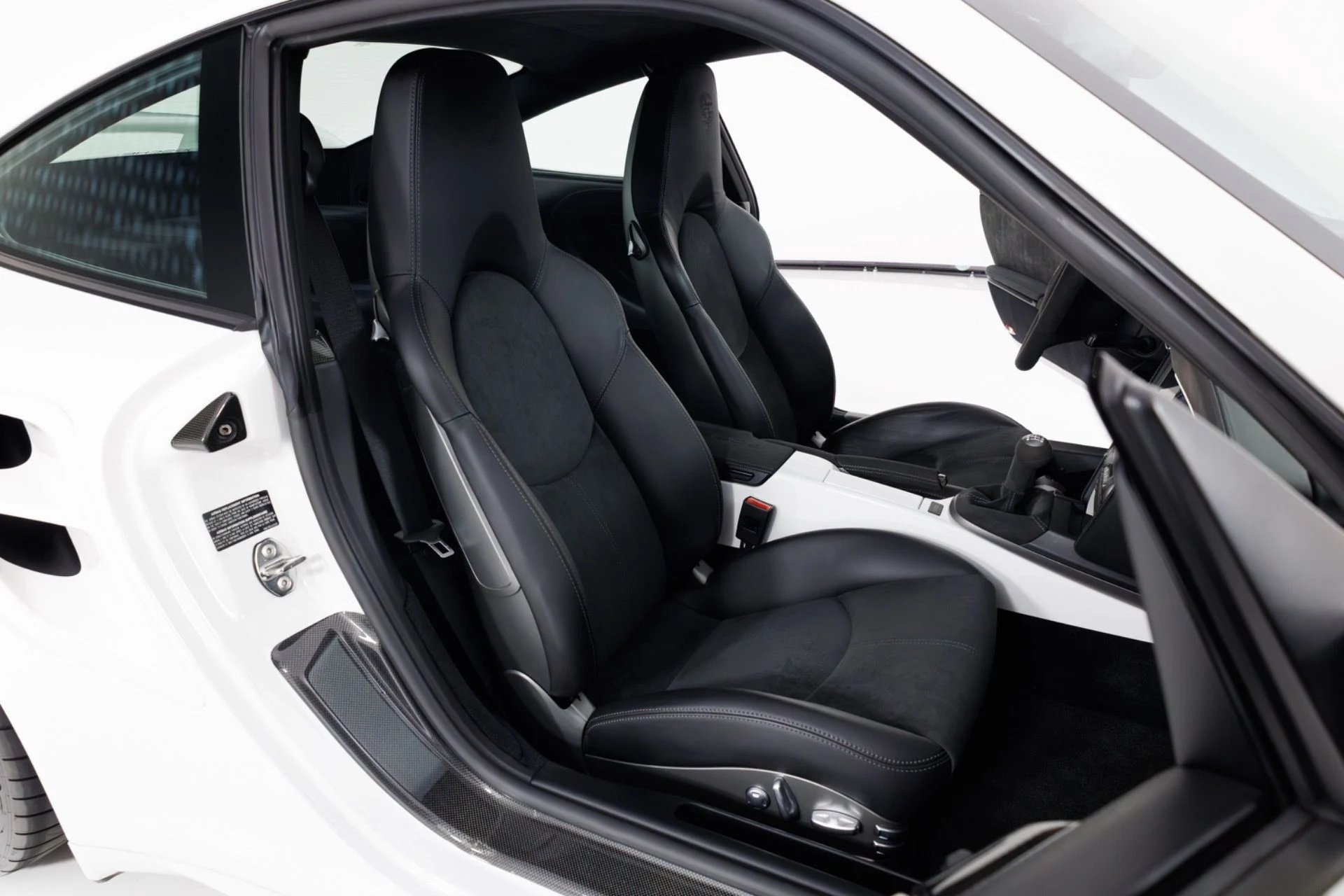 mph036_1169732115_Used_2008_Porsche_911_GT_2_1773330760_d8d4d19ee0