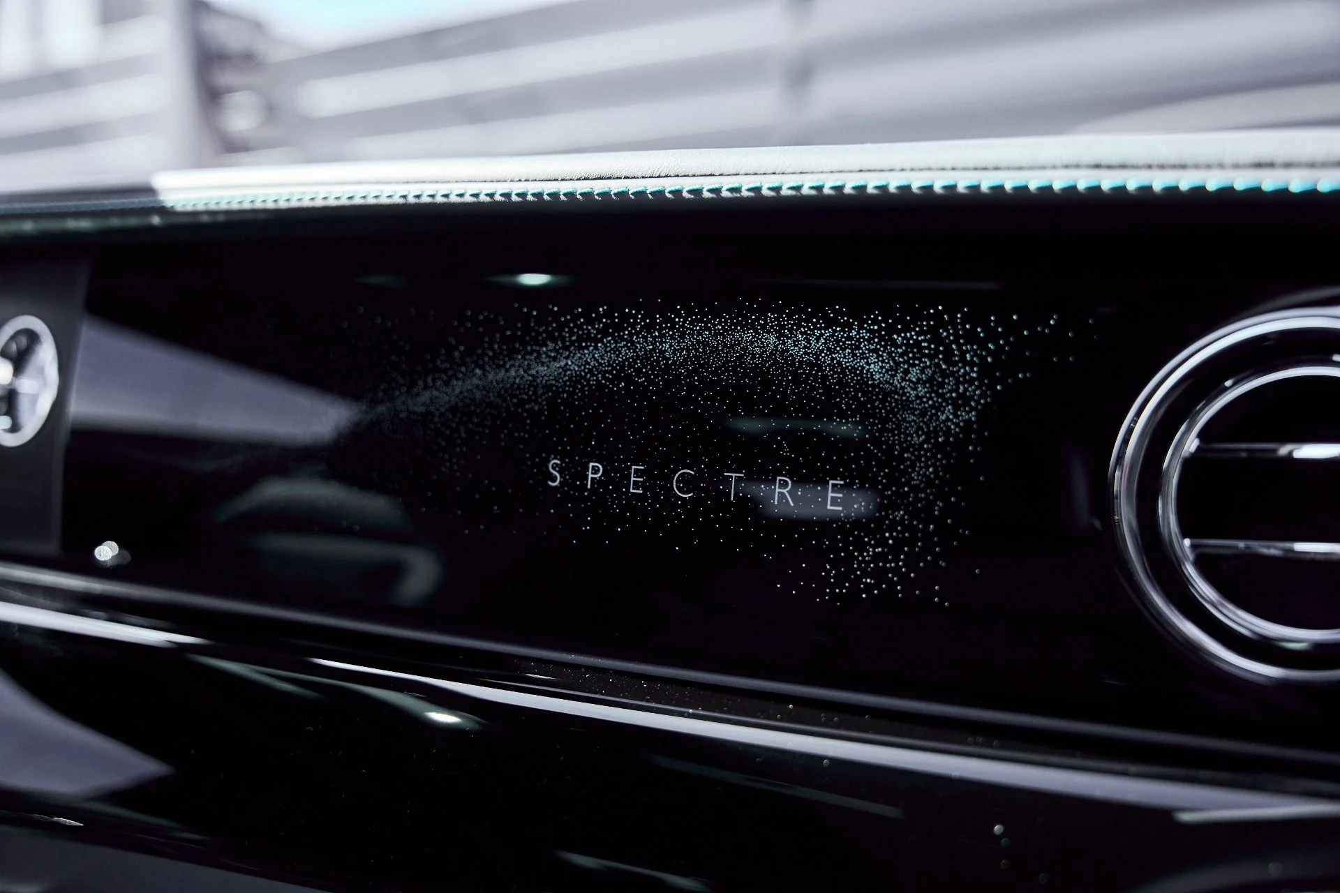 mph036_1173789284_Used_2025_Rolls_Royce_Spectre_Base_1771642461_966d616b03