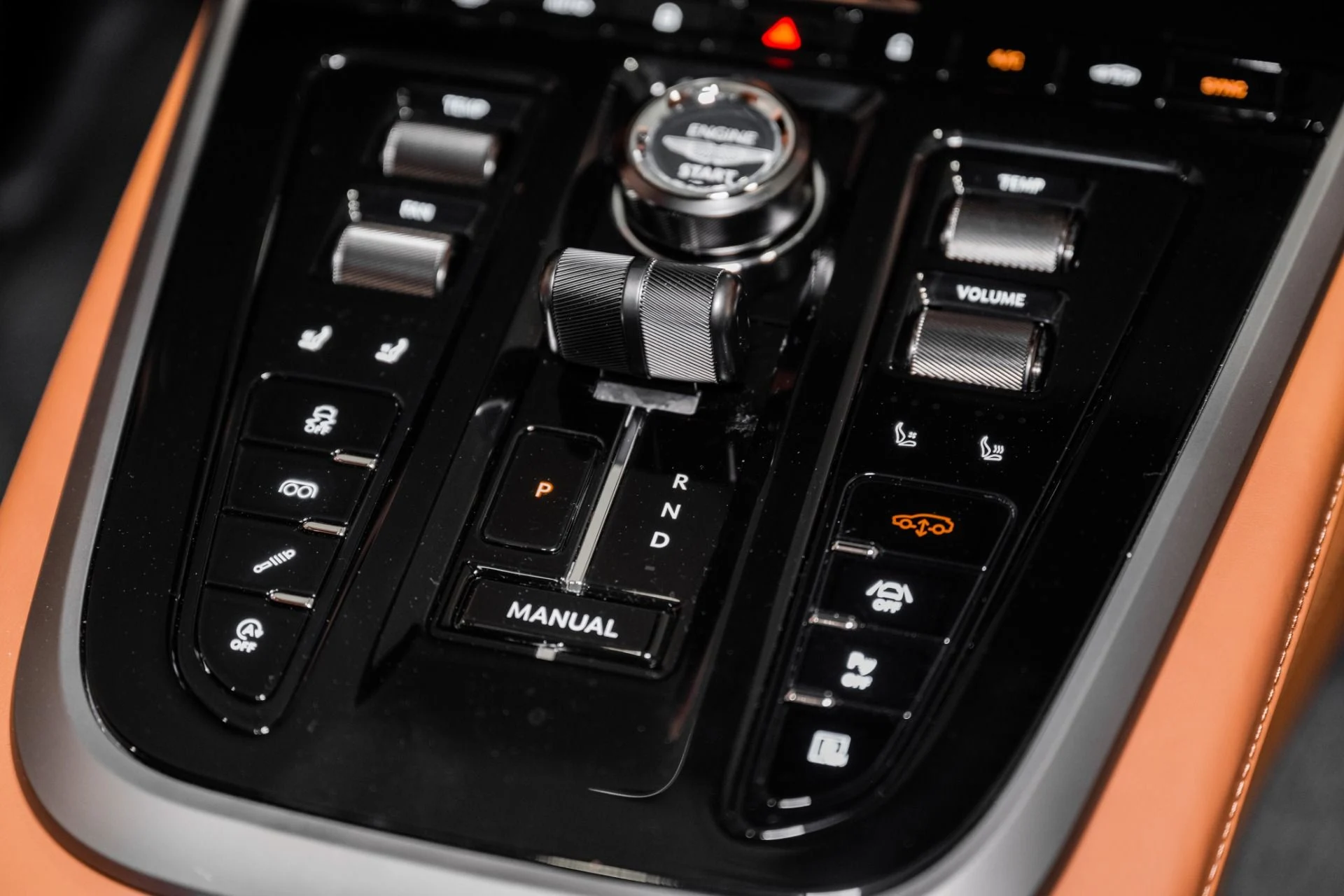 mph036_1174801592_New_2026_Aston_Martin_DBX_S_1775443121_e27c2b4141