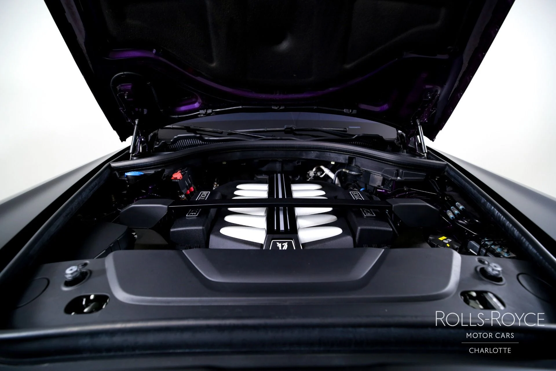 mph036_1176137839_Used_2020_Rolls_Royce_Black_Badge_Cullinan_1772145371_888e03fa7e