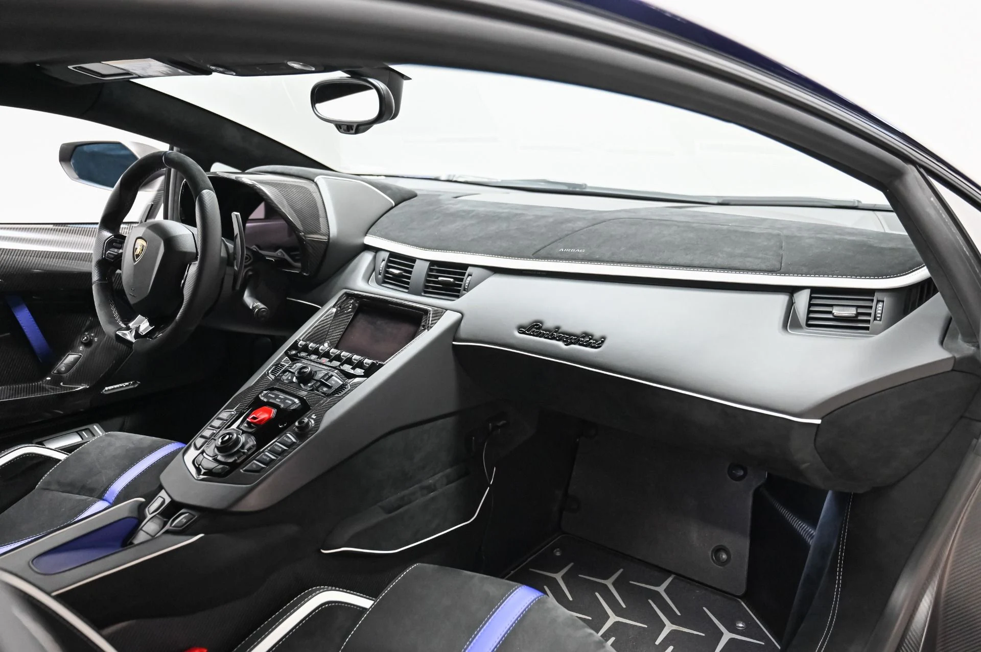 mph036_1182574263_Used_2019_Lamborghini_Aventador_SVJ_1760550459_c4af67495d