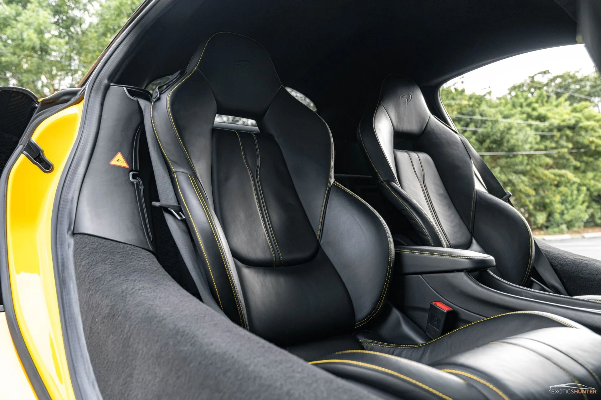 mph036_1195699677_Used_2016_Mc_Laren_570_S_w_EVERY_Carbon_Exterior_Pack_Lux_Pack_Front_Lift_1754945163_d1ff3a666f