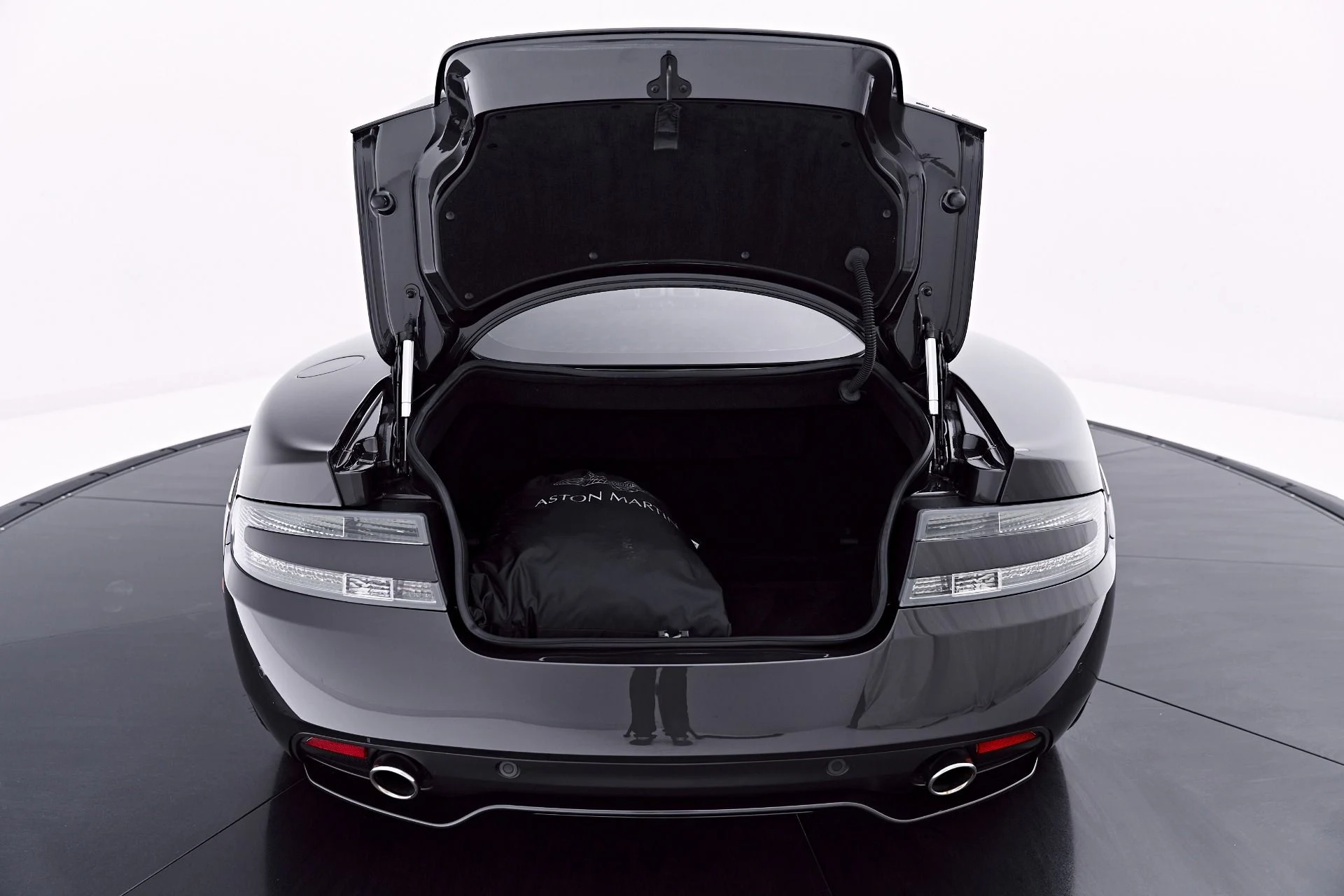 mph036_1200661089_Used_2014_Aston_Martin_DB_9_Base_1780969057_2a2e390637
