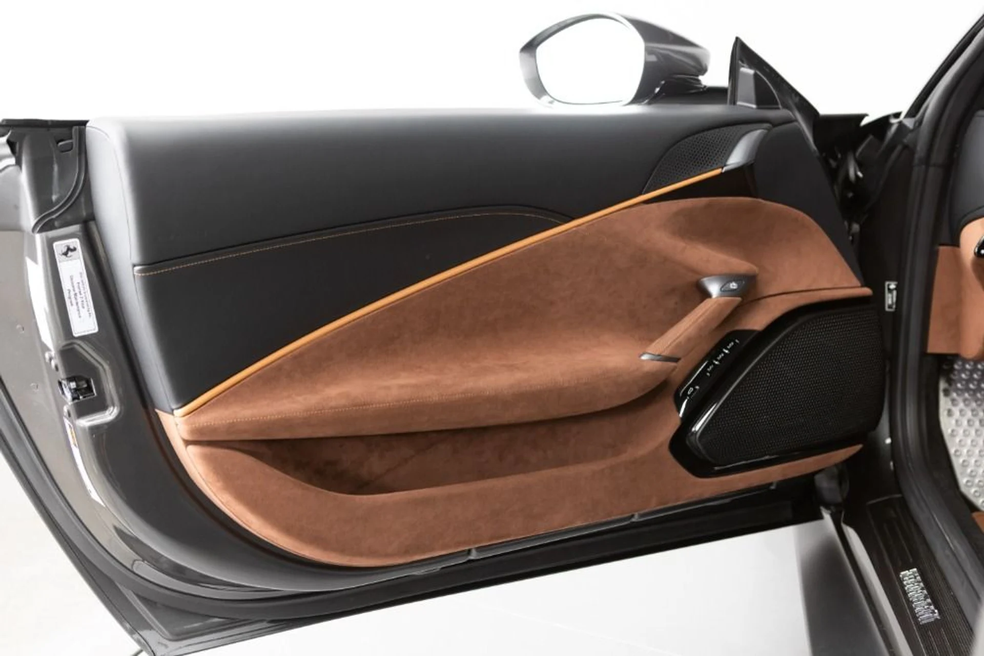 mph036_1206814922_Used_2024_Ferrari_Roma_dd9cdc8753