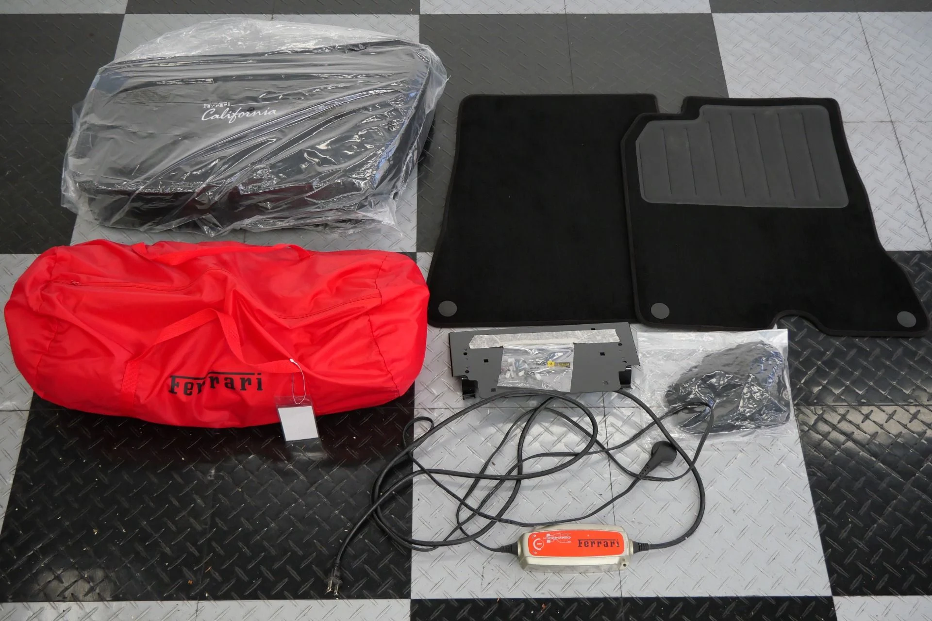 mph036_1231987642_Used_2017_Ferrari_California_T_Extremely_Low_Miles_Ventilated_Seats_Beautiful_1776794649_c3e774f1ed