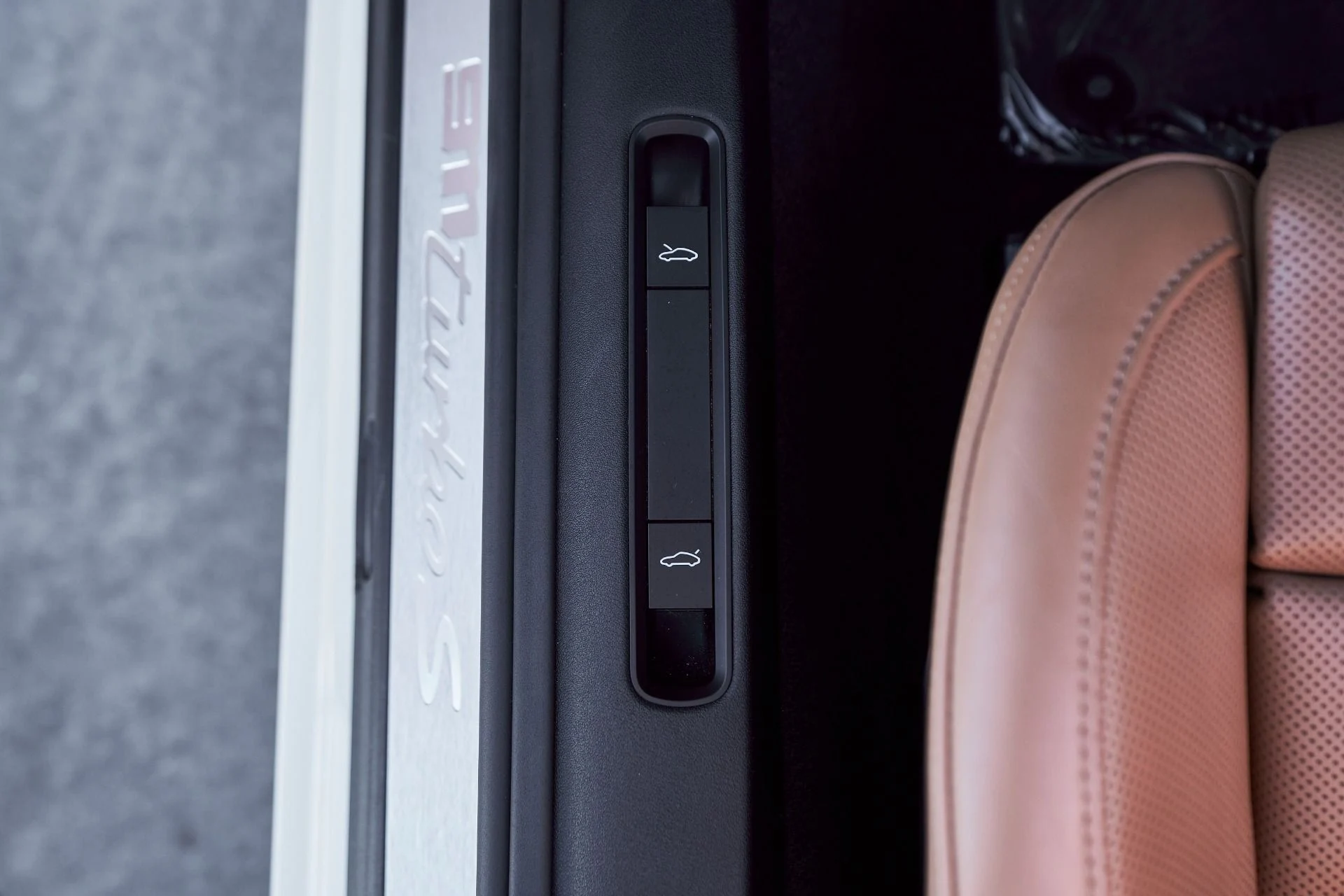 mph036_1251973014_Used_2023_Porsche_911_Turbo_S_1764903180_d11453b95f