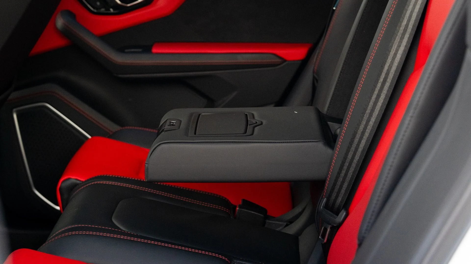 mph036_1265481959_Used_2021_Lamborghini_Urus_1754681957_add8b2e6d4