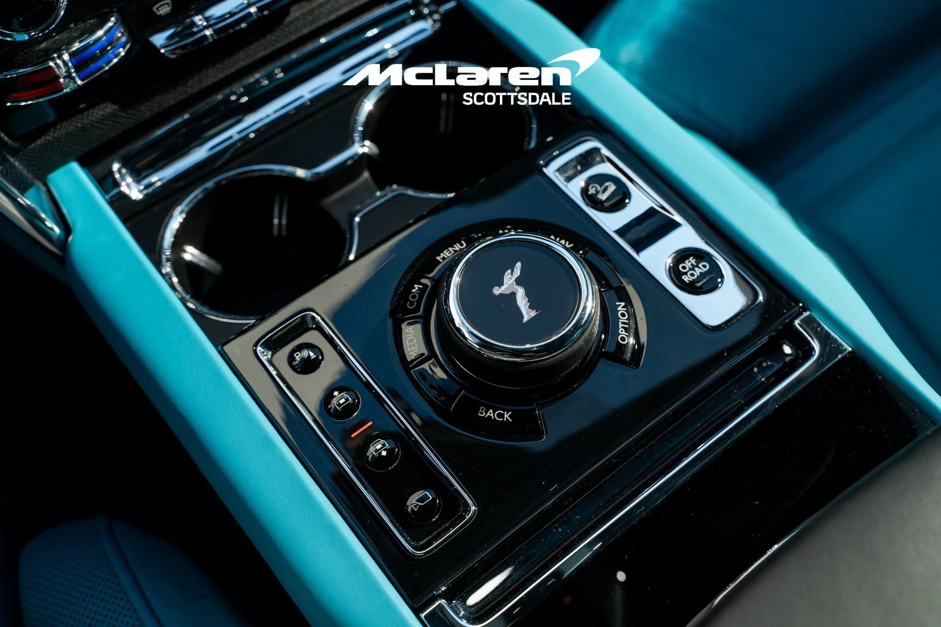 mph036_1289185362_Used_2023_Rolls_Royce_CULLINAN_1773856538_4a8f0eb915