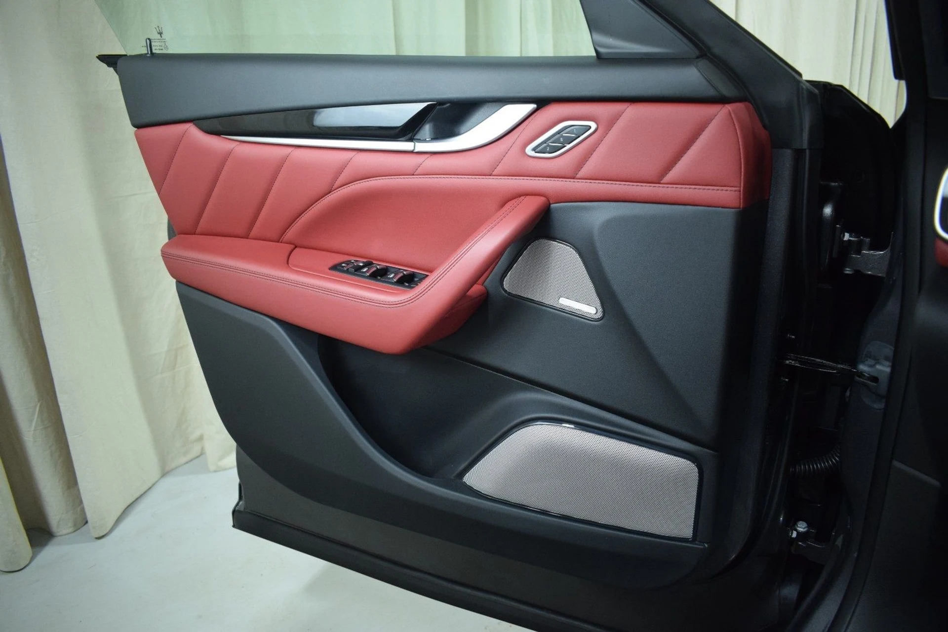 mph036_130273706_7208c16308f839f73bf931770b1de2aax_97720cbc95