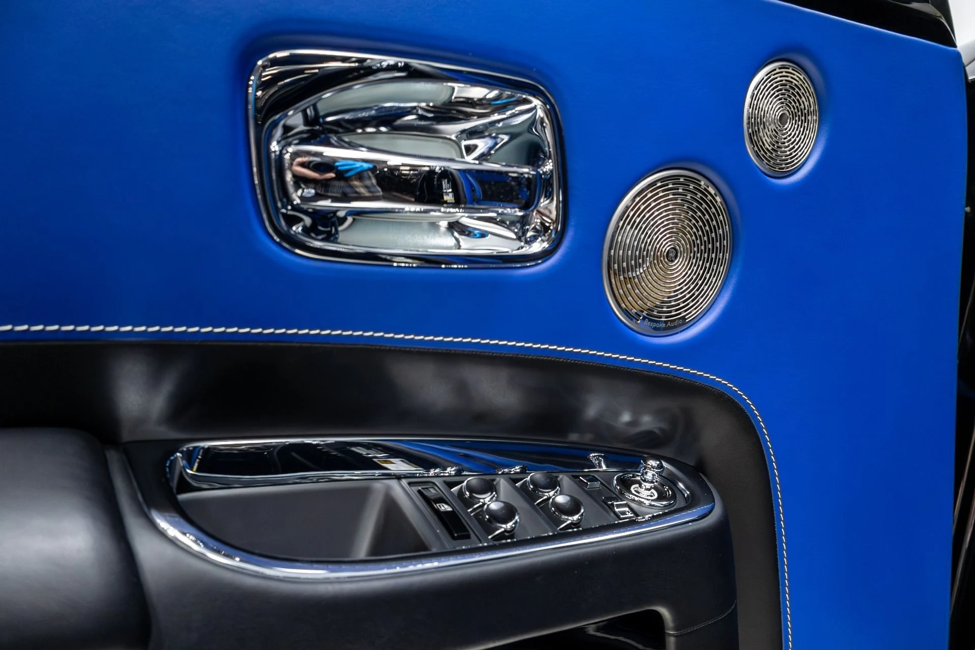 mph036_1305473984_Used_2017_Rolls_Royce_Ghost_Black_Badge_1764012368_86a14b5946