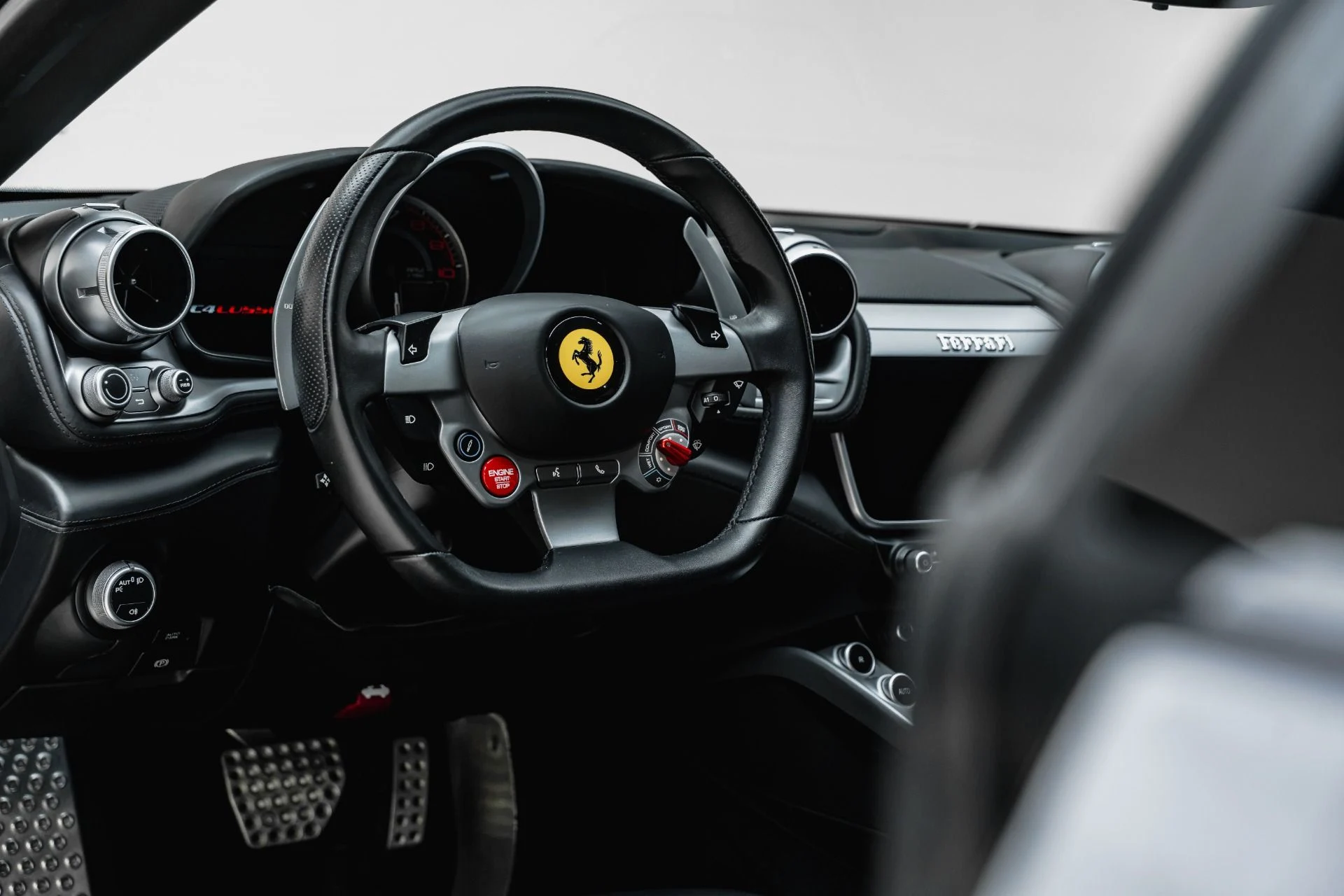 mph036_1306760579_Used_2018_Ferrari_GTC_4_Lusso_T_1783036234_4ba7302fa1
