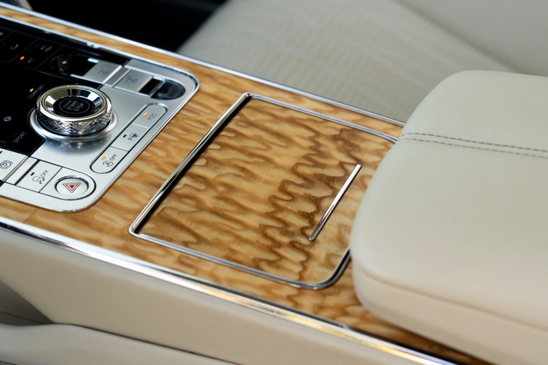 mph036_1308399141_Used_2021_Bentley_Flying_Spur_W12_1764864853_bd153f6d4e