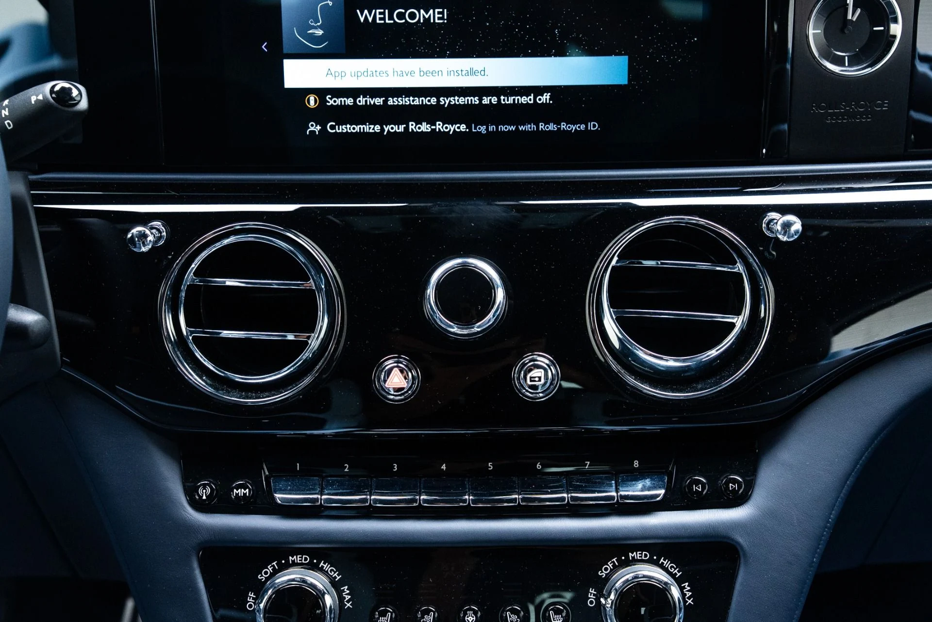 mph036_1320855902_Used_2024_Rolls_Royce_Spectre_1775065019_7fcae2ab46