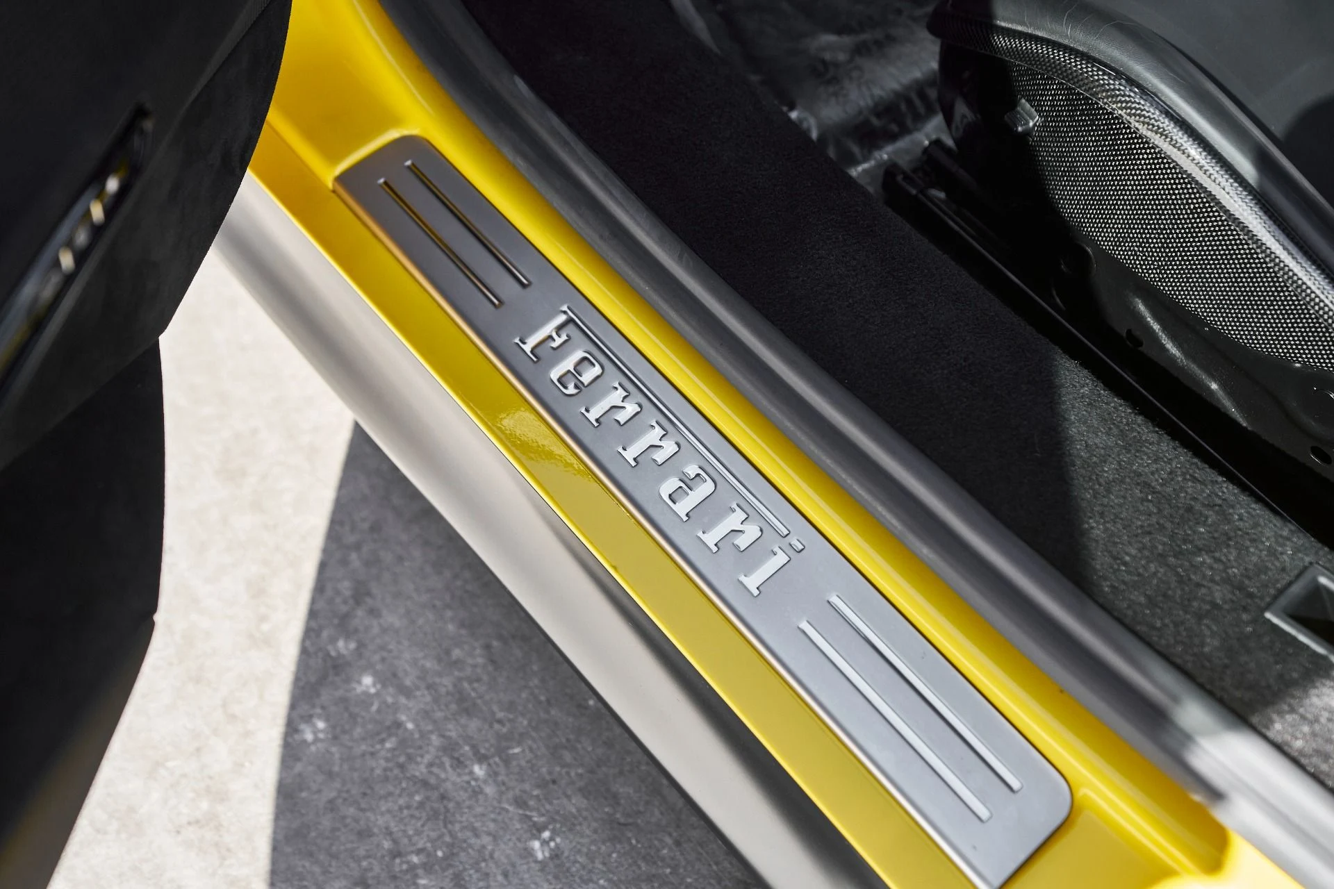 mph036_1336011219_Used_2022_Ferrari_SF_90_Stradale_Base_1762462378_206801744d