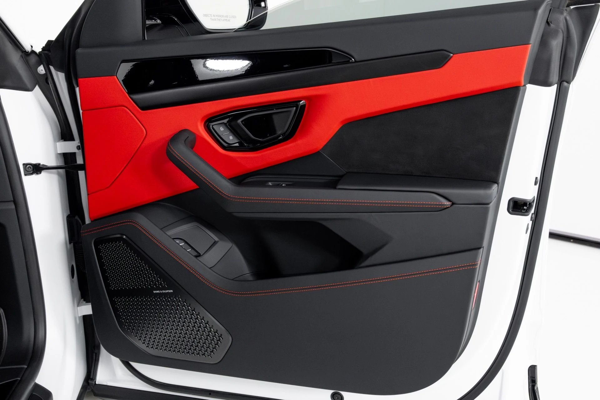 mph036_1344014708_Used_2024_Lamborghini_Urus_S_1765302056_df27cad500