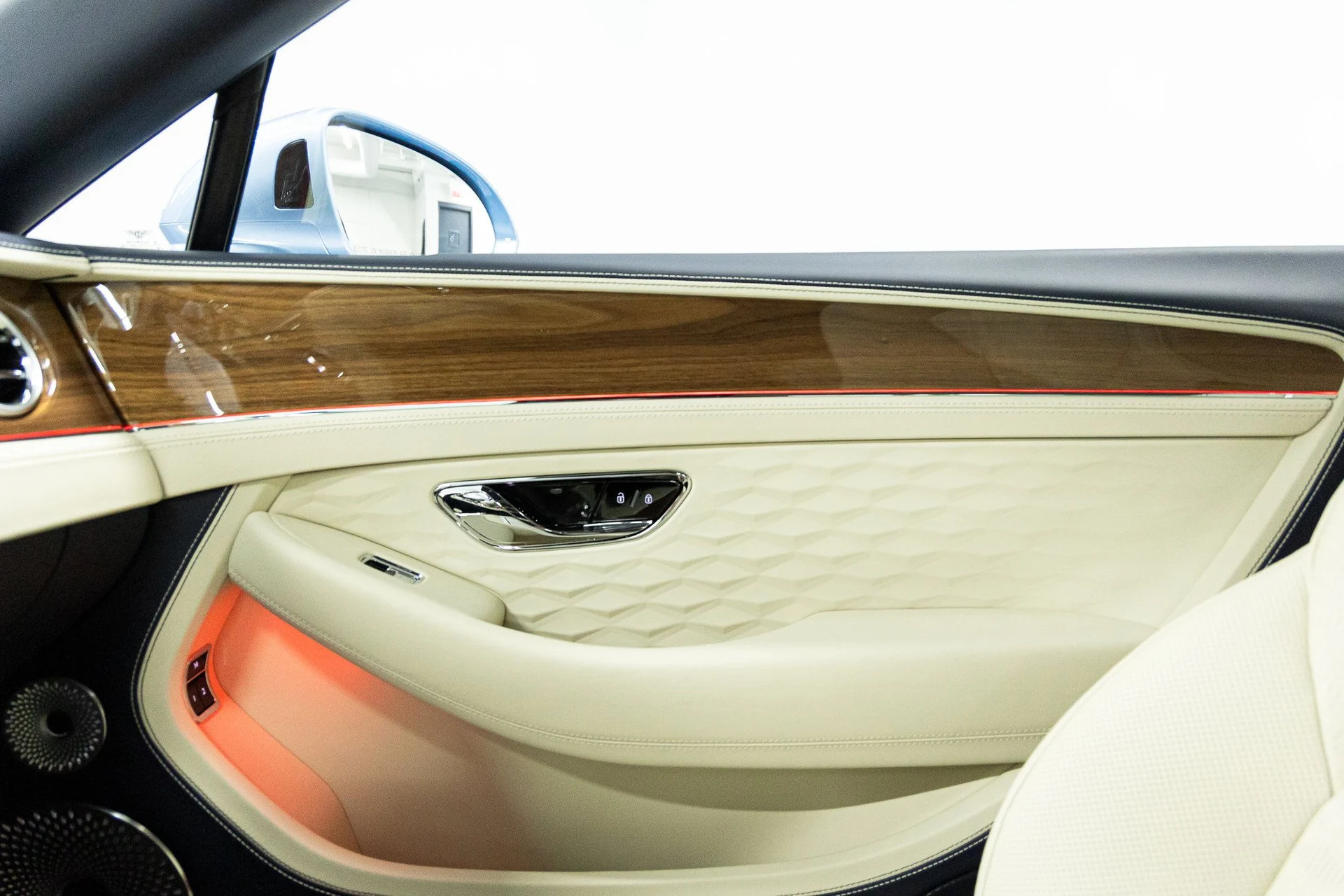 mph036_1359920526_35771d1c8d3ea819868dbb0fe4f46299x_4374ab084a