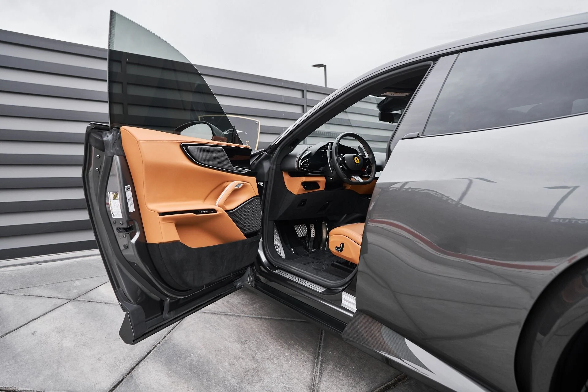mph036_1360272887_Used_2025_Ferrari_Purosangue_1762993306_502c3e1a6d