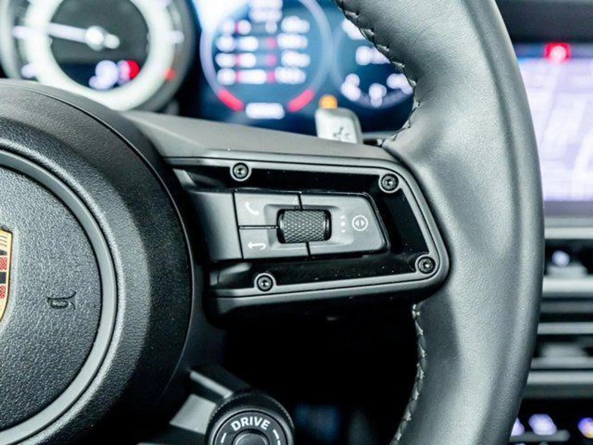 mph036_1370718838_d_QA_0nq_vknavl3_E_pe7_R483v_O_No_a946bb04ef