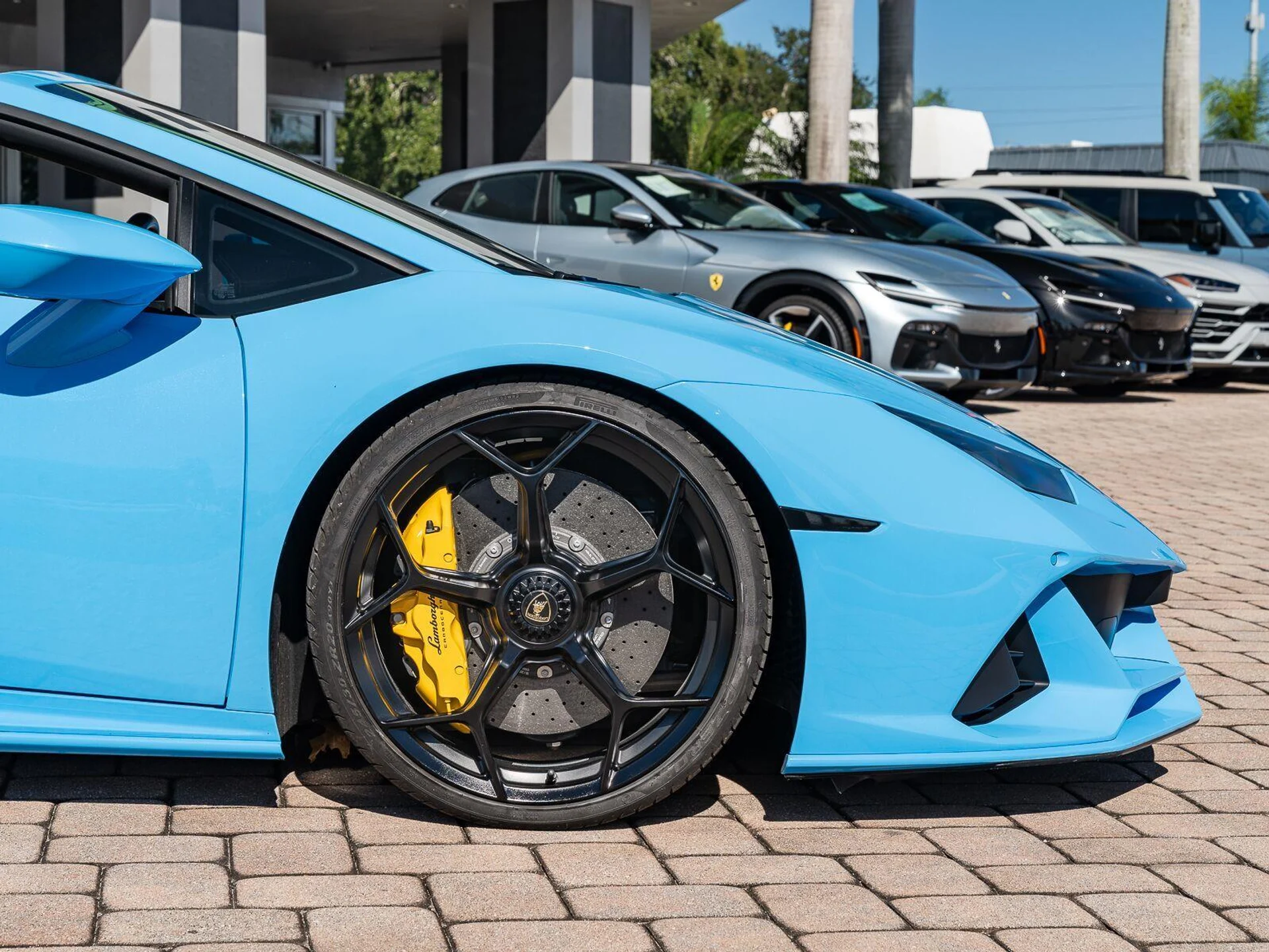 mph036_1380617872_Used_2022_Lamborghini_Huracan_EVO_Spyder_AWD_1792704194_020960b08d