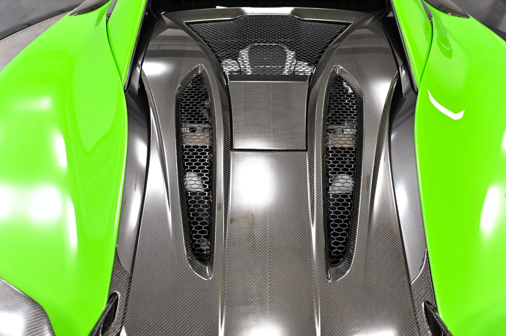mph036_1385311289_Used_2016_Mc_Laren_570_S_Base_1792437916_36fe9fca85