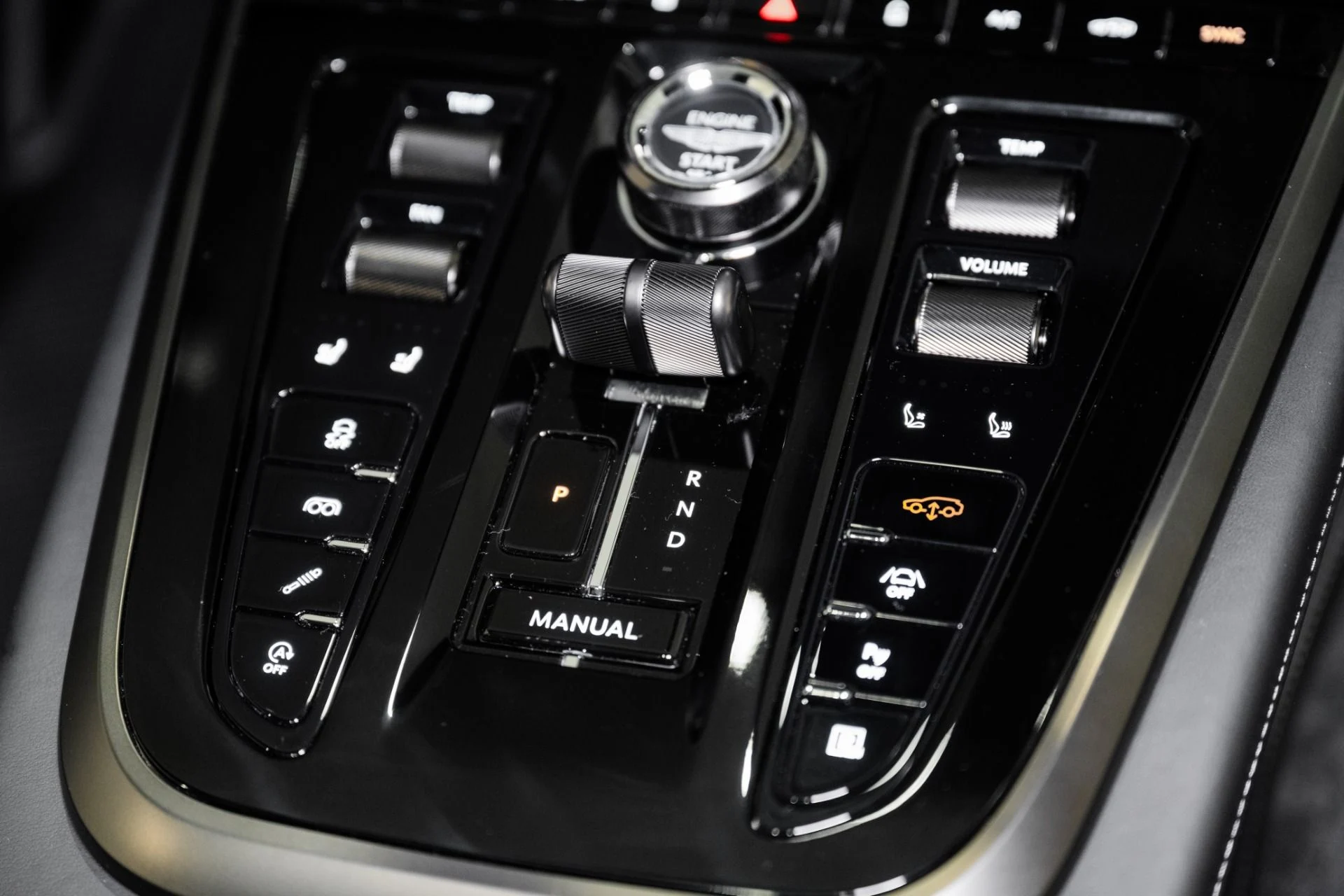 mph036_1386031443_New_2026_Aston_Martin_DBX_S_1778681789_05f91317d9