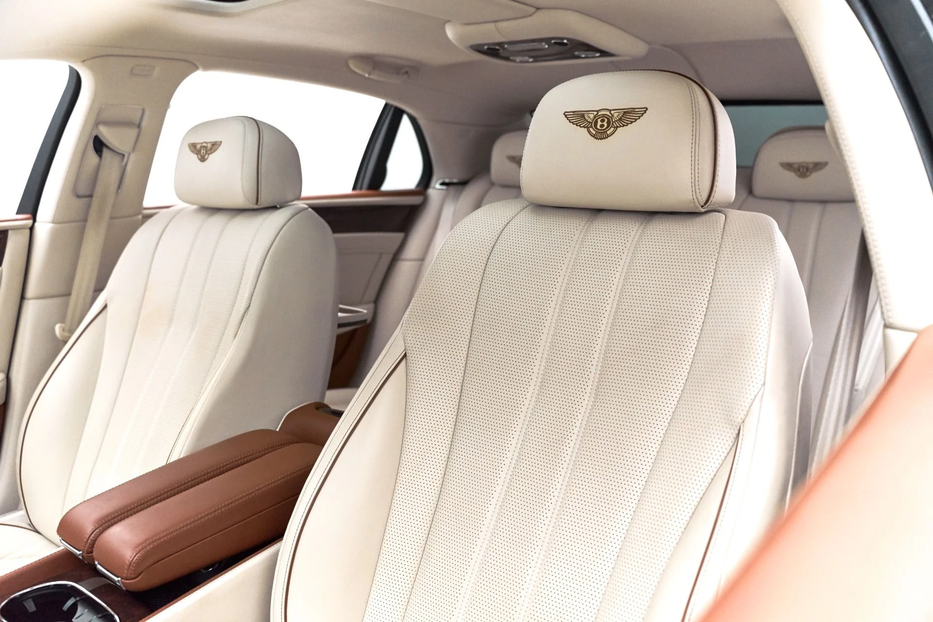 mph036_1421081912_Used_2015_Bentley_Flying_Spur_V8_1615575185_7ab05bdd06