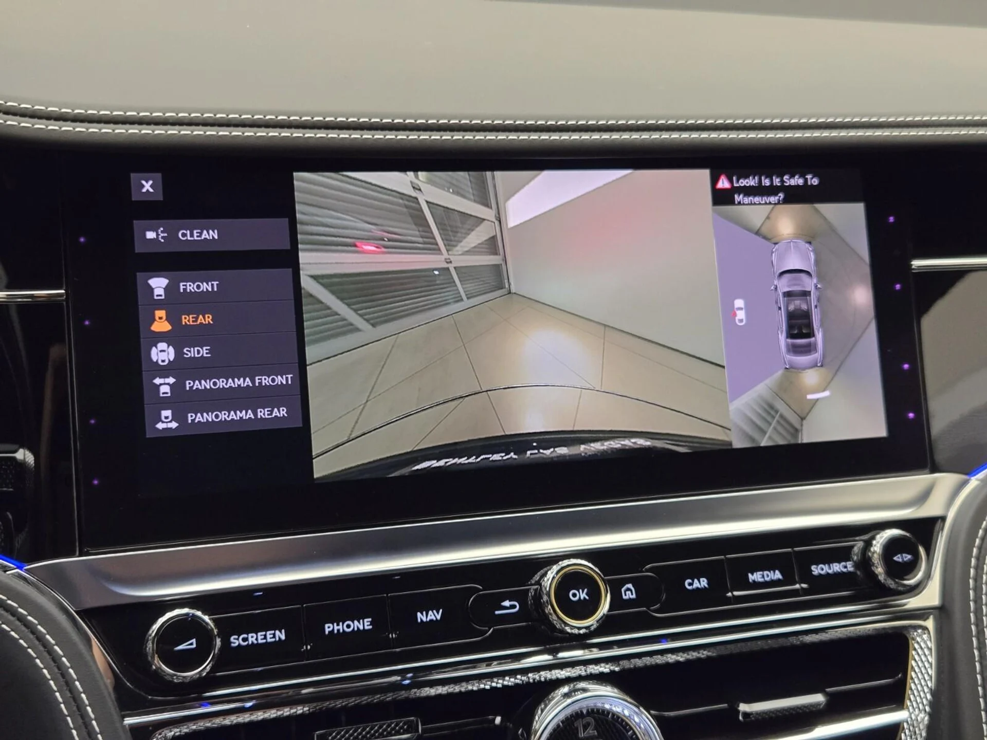 mph036_1427463155_Used_2023_Bentley_Flying_Spur_V8_1761376134_15b3921d80