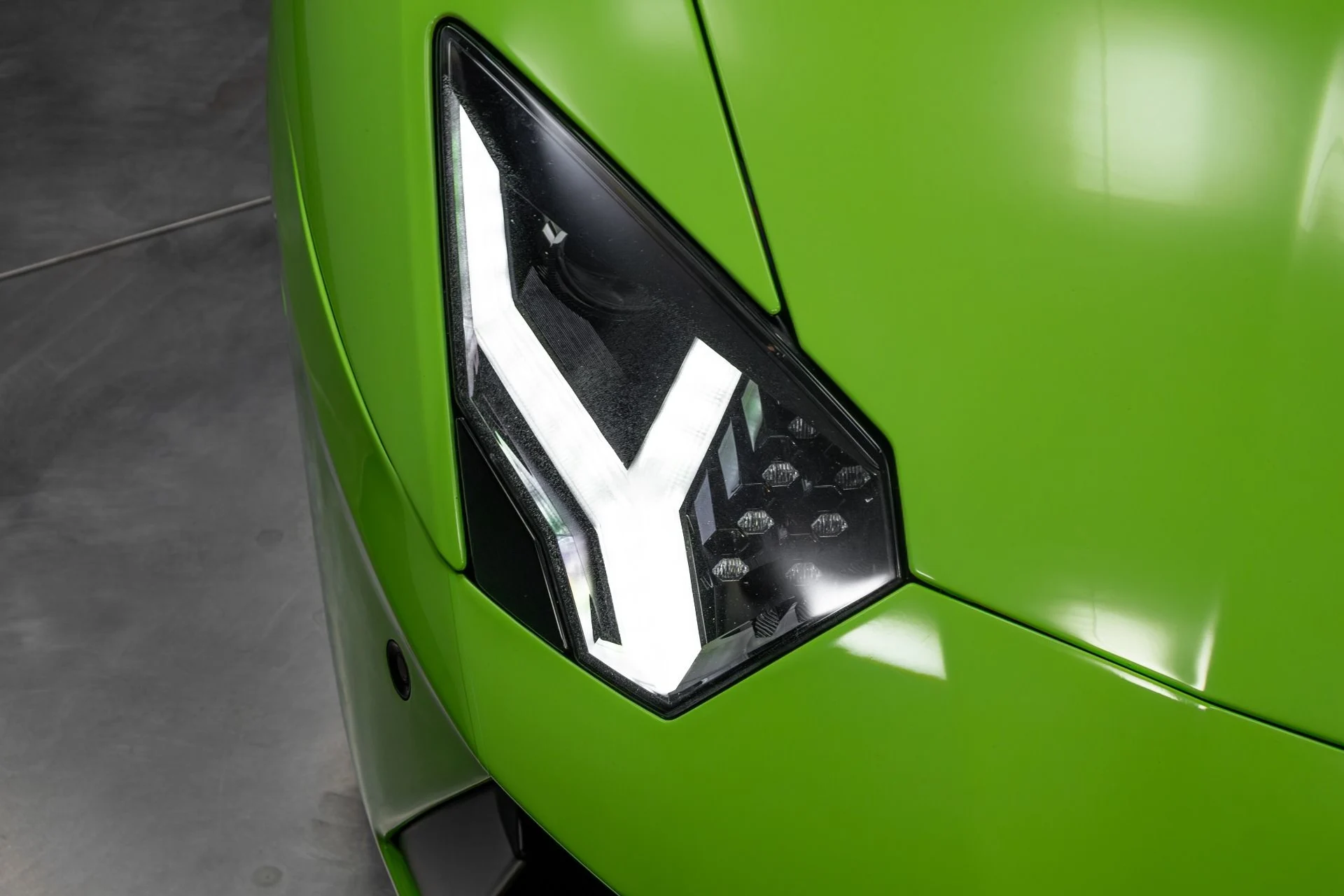 mph036_143215114_Used_2015_Lamborghini_Aventador_1764723845_600f899701