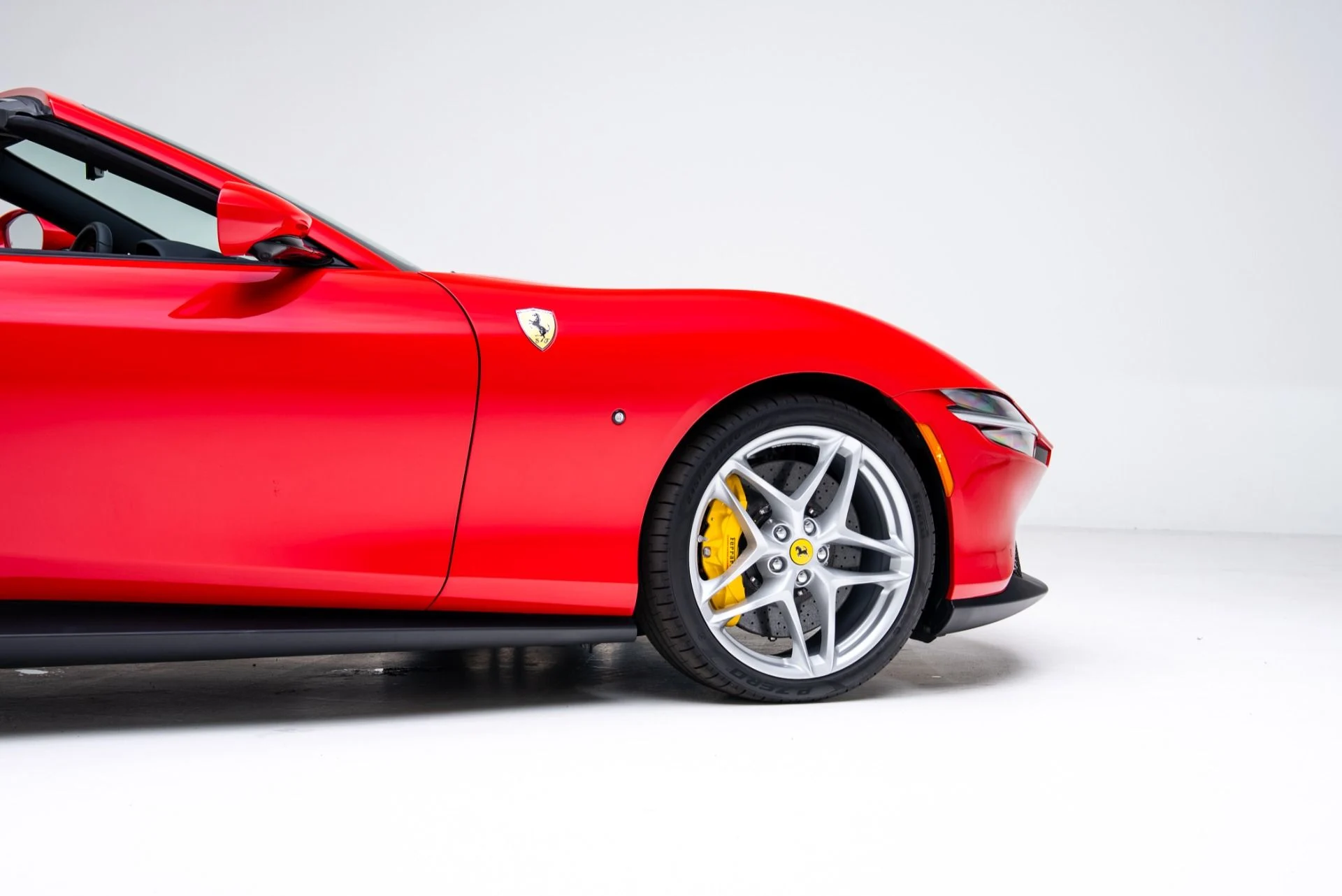 mph036_1438192121_Used_2025_Ferrari_Roma_Spider_1769719564_6fc3515d4d