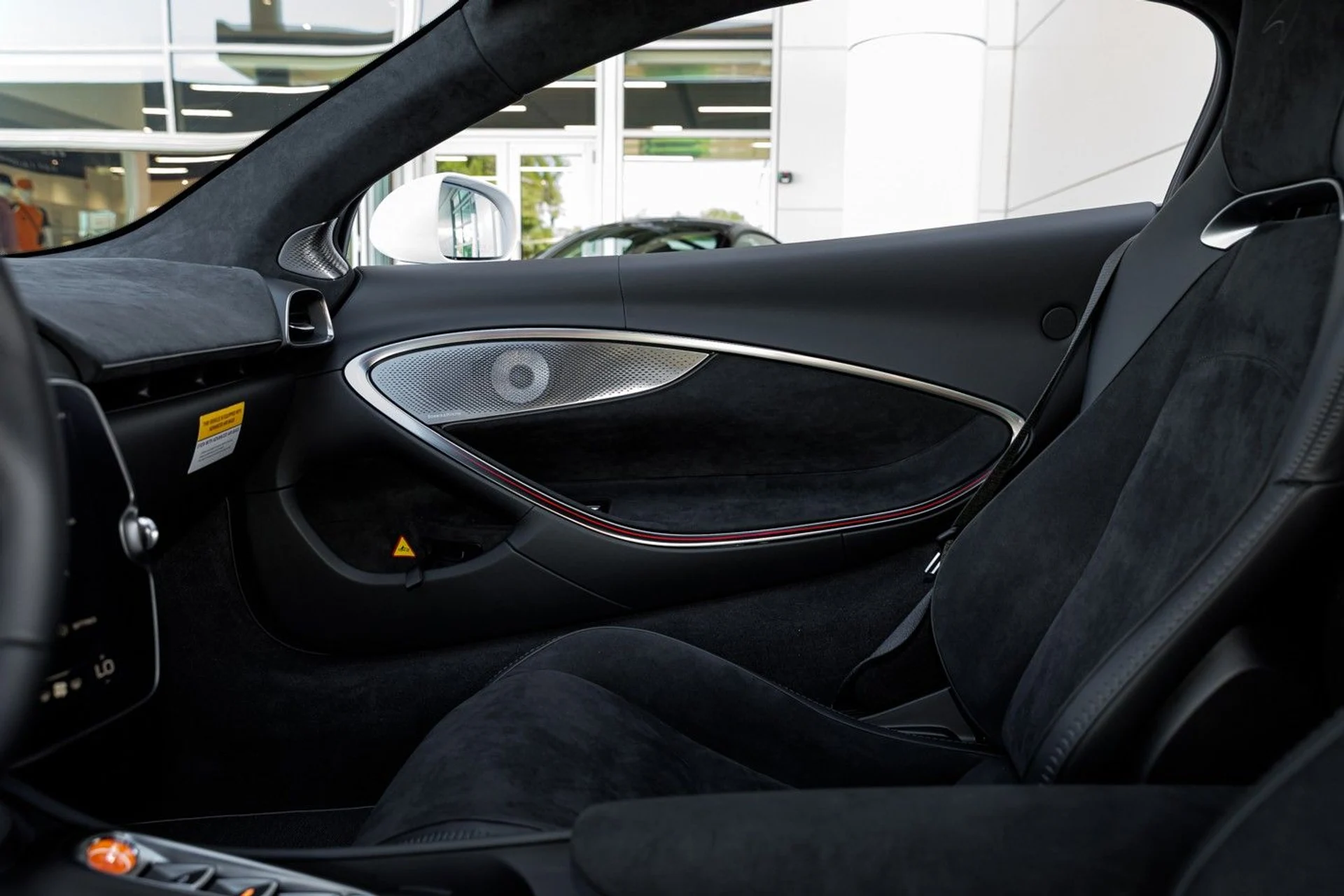 mph036_1445920713_669_p37_l_0a02fade0f