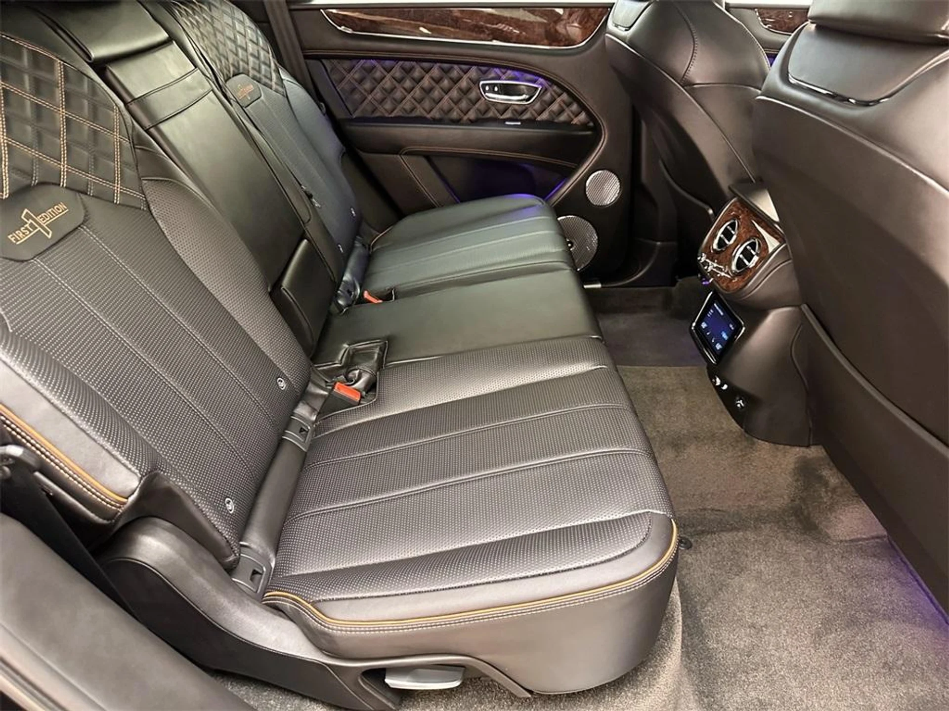 mph036_1447176212_Used_2021_Bentley_Bentayga_V8_1715724612_4153fbc93e