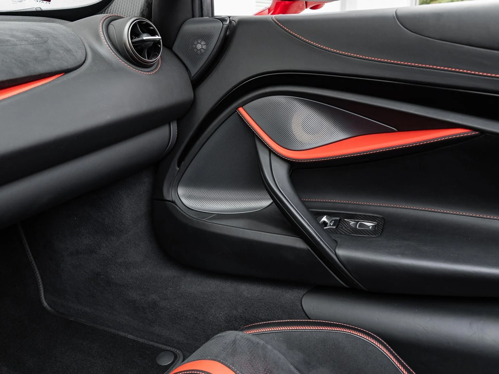 mph036_1451018485_Used_2020_Mc_Laren_720_S_1766077581_6595c94029