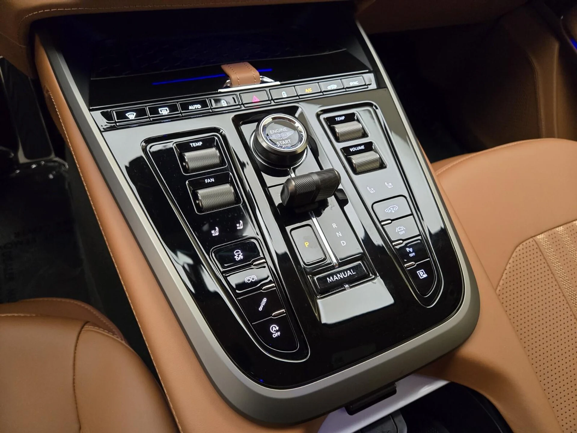 mph036_1463951003_New_2026_Aston_Martin_DBX_707_1761716911_273e4b04bf