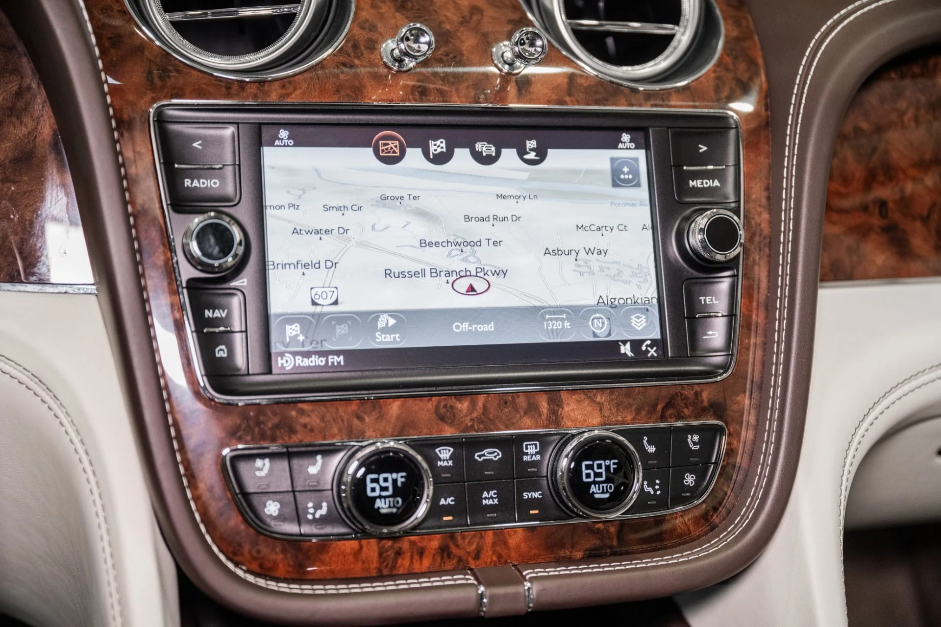 mph036_1468651744_Used_2017_Bentley_Bentayga_W12_1791218079_c750dfae1d